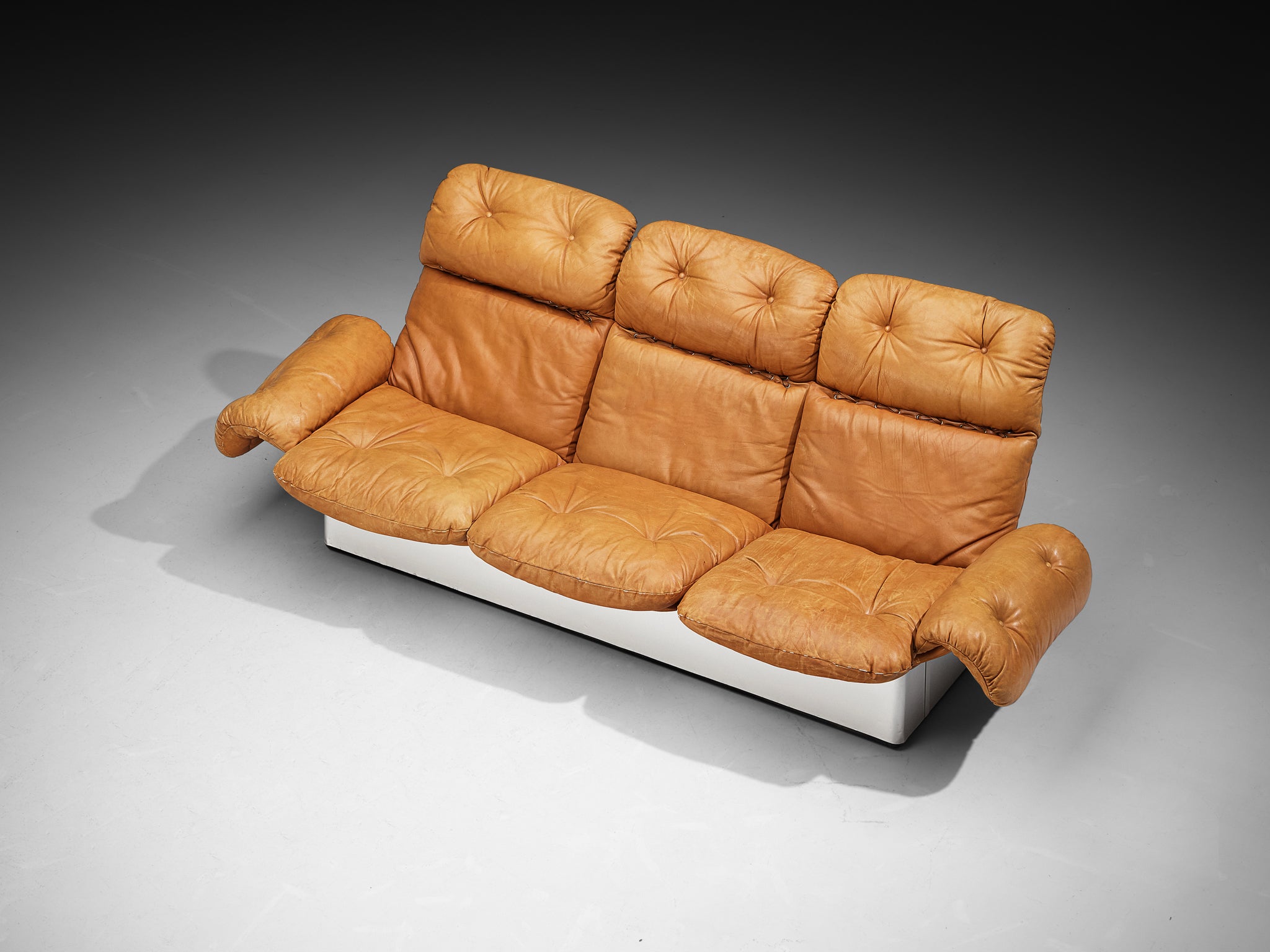 Italian Sofa in Cognac Leather and Aluminum Seating Morentz