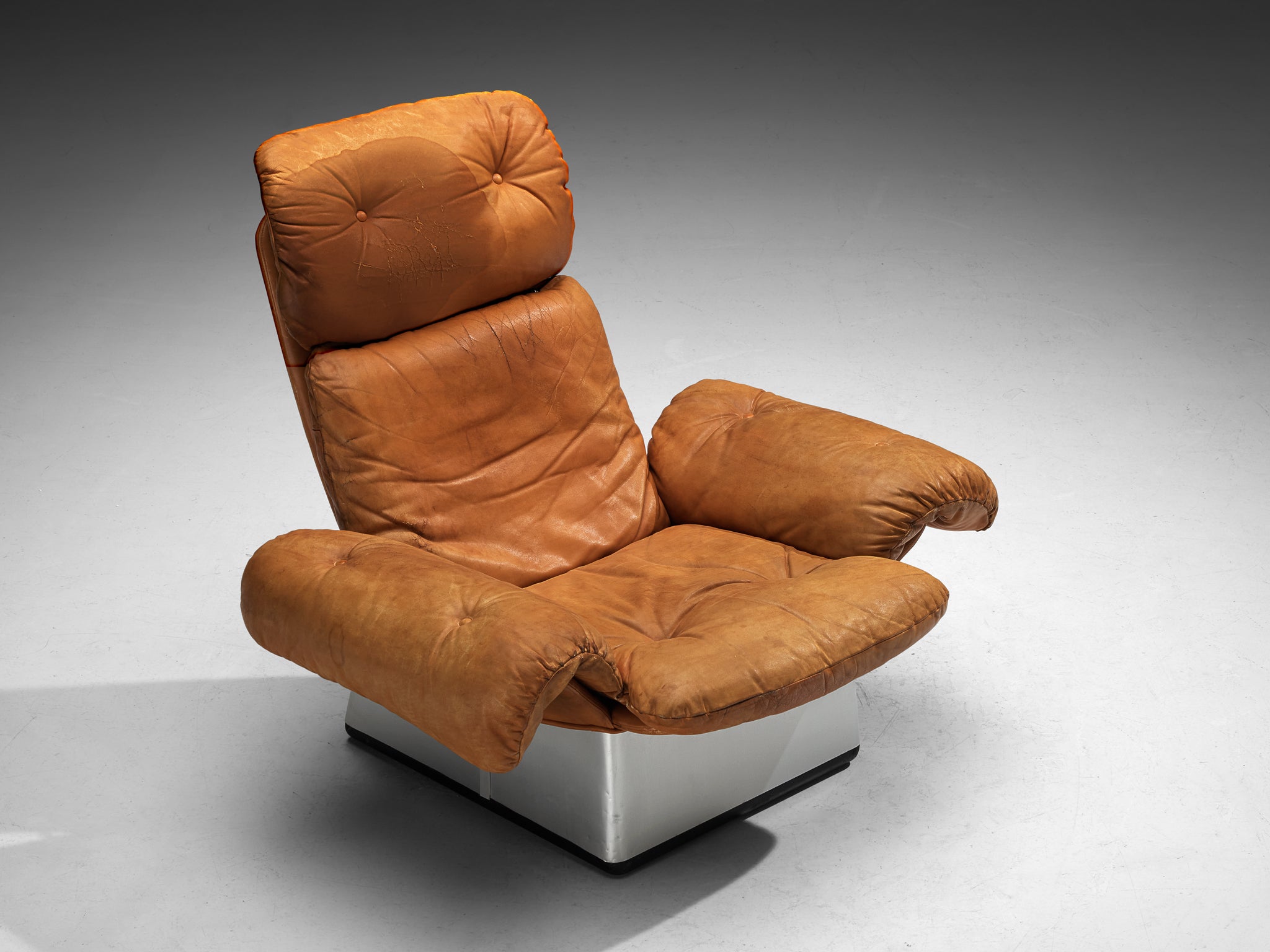 Italian Lounge Chair in Cognac Leather seating Morentz