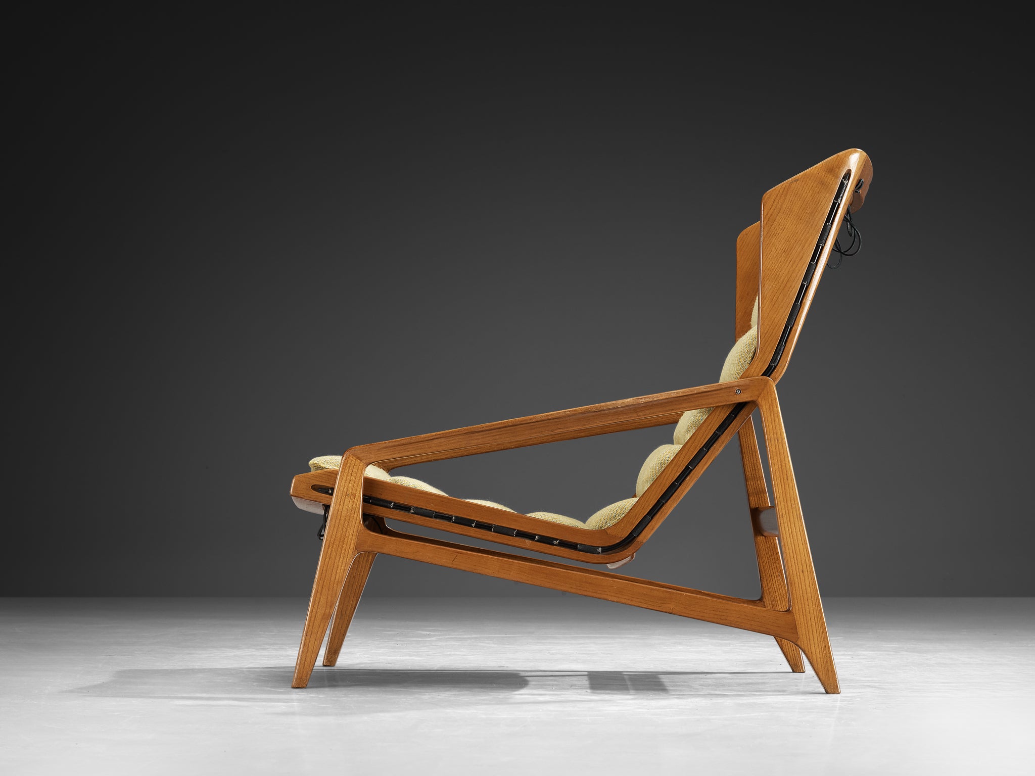 Gio Ponti for Figli di Amadeo Cassina "811" Lounge Chair in Chestnut Wood