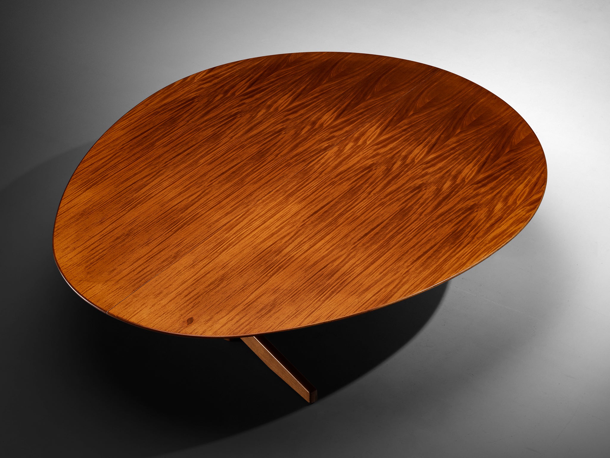 Danish Large Oval Dining Table in Mahogany Tables Morentz
