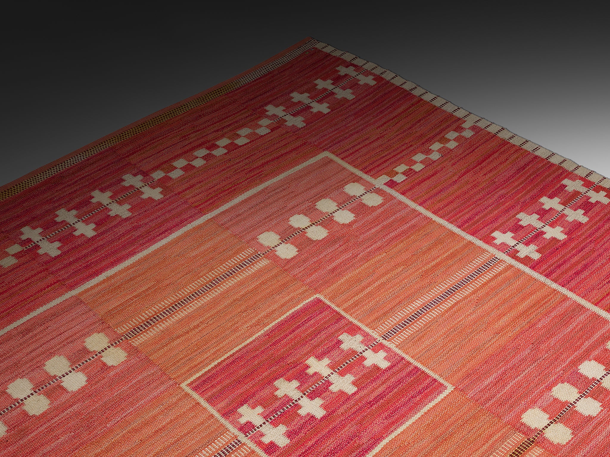 Marianne Richter for Märta Måås-Fjetterström 'Fläder Röd' Carpet in Wool Rugs and Carpets Morentz