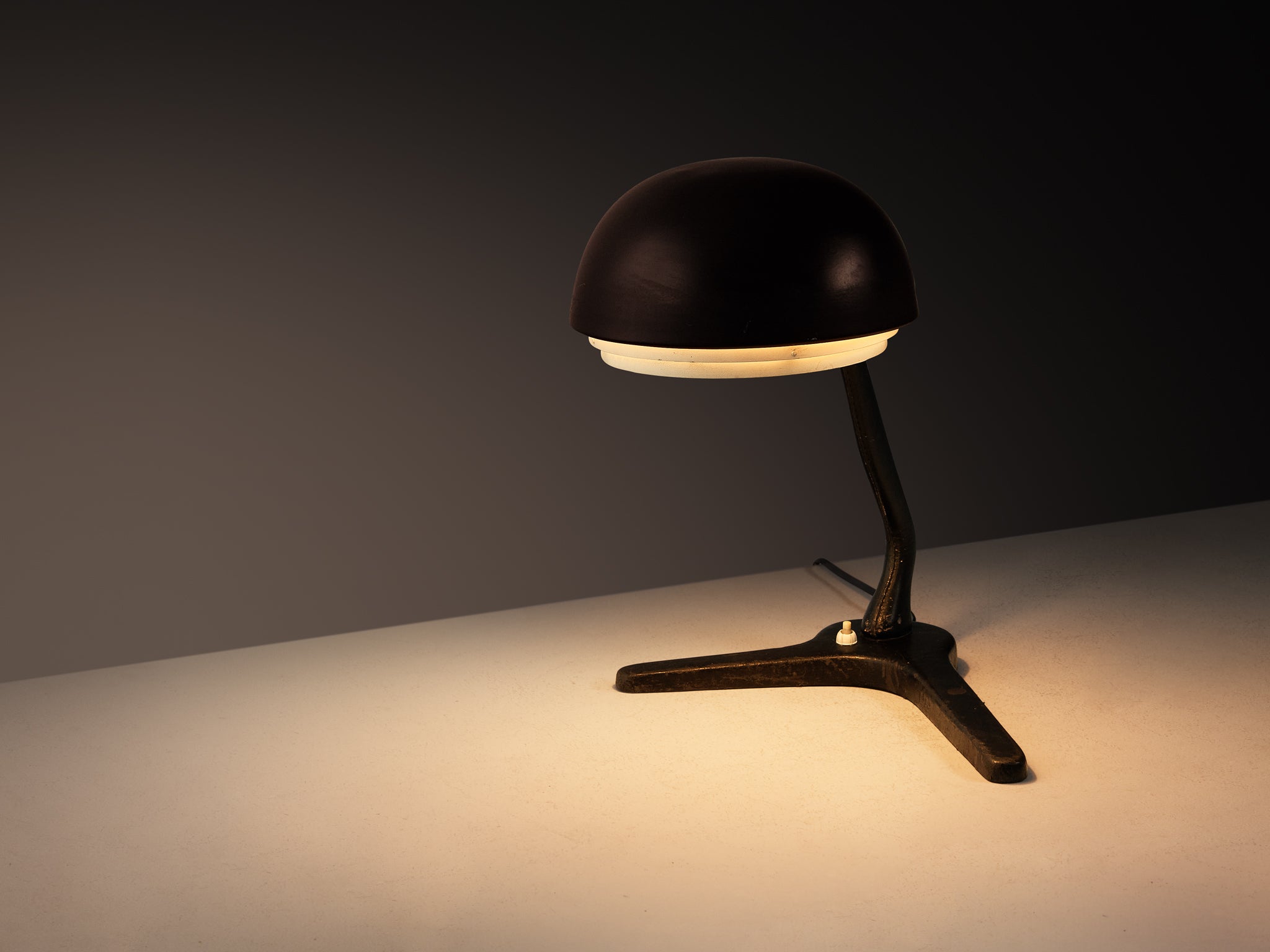 Alvar Aalto for Valaistustyö Ky ‘A704’ Table Lamp in Leather Lighting Morentz