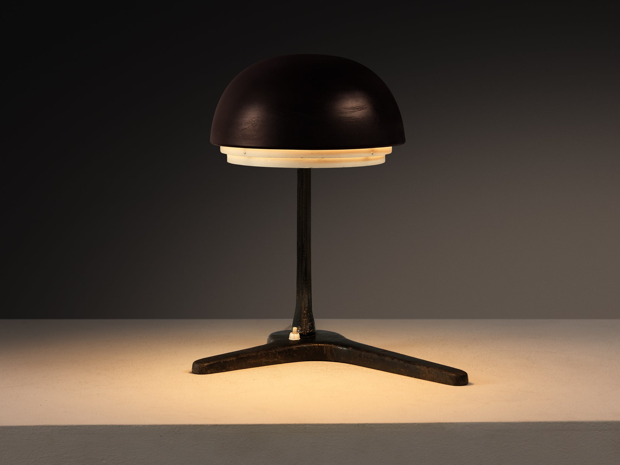 Alvar Aalto for Valaistustyö Ky ‘A704’ Table Lamp in Leather Lighting Morentz