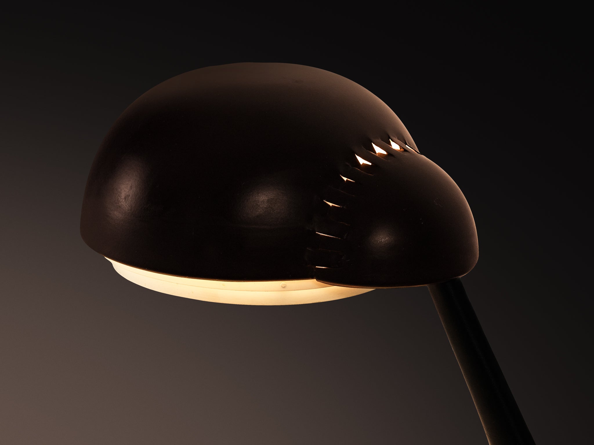 Alvar Aalto for Valaistustyö Ky ‘A704’ Table Lamp in Leather Lighting Morentz