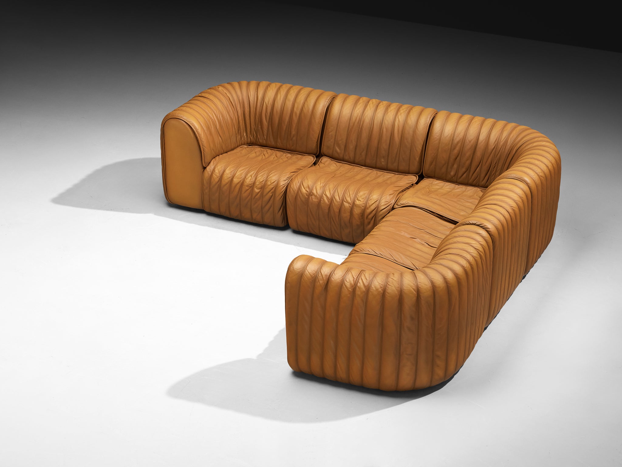 De Sede ‘DS-22’ Modular Sofa in Caramel Leather Seating Morentz