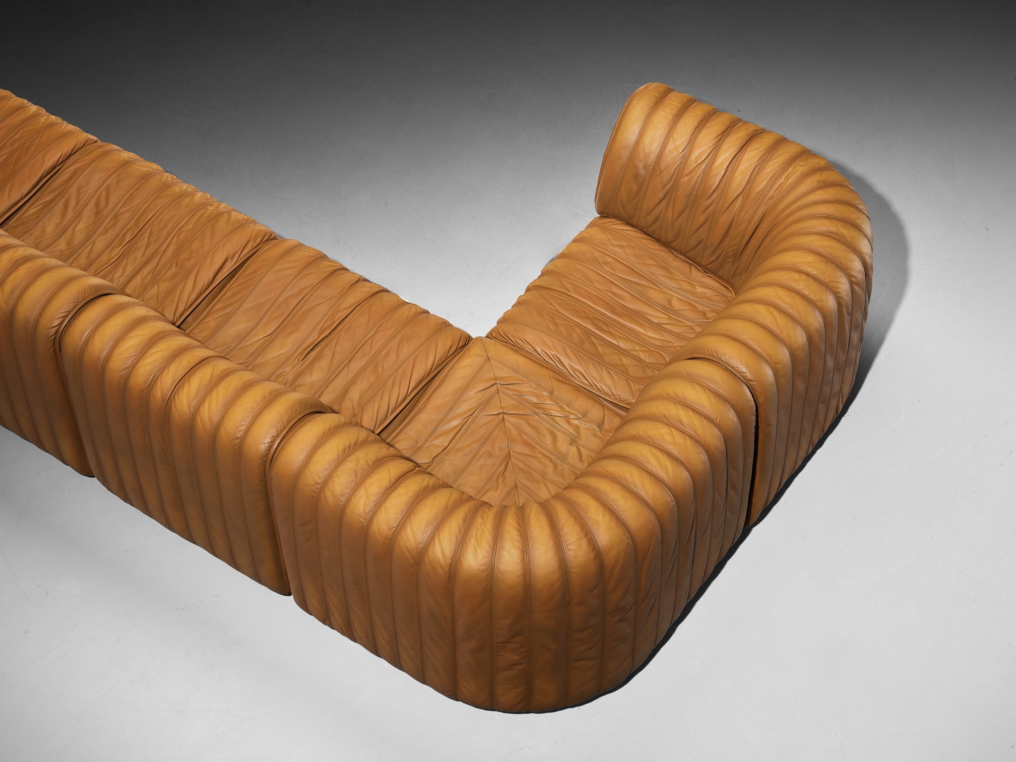 De Sede ‘DS-22’ Modular Sofa in Caramel Leather Seating Morentz