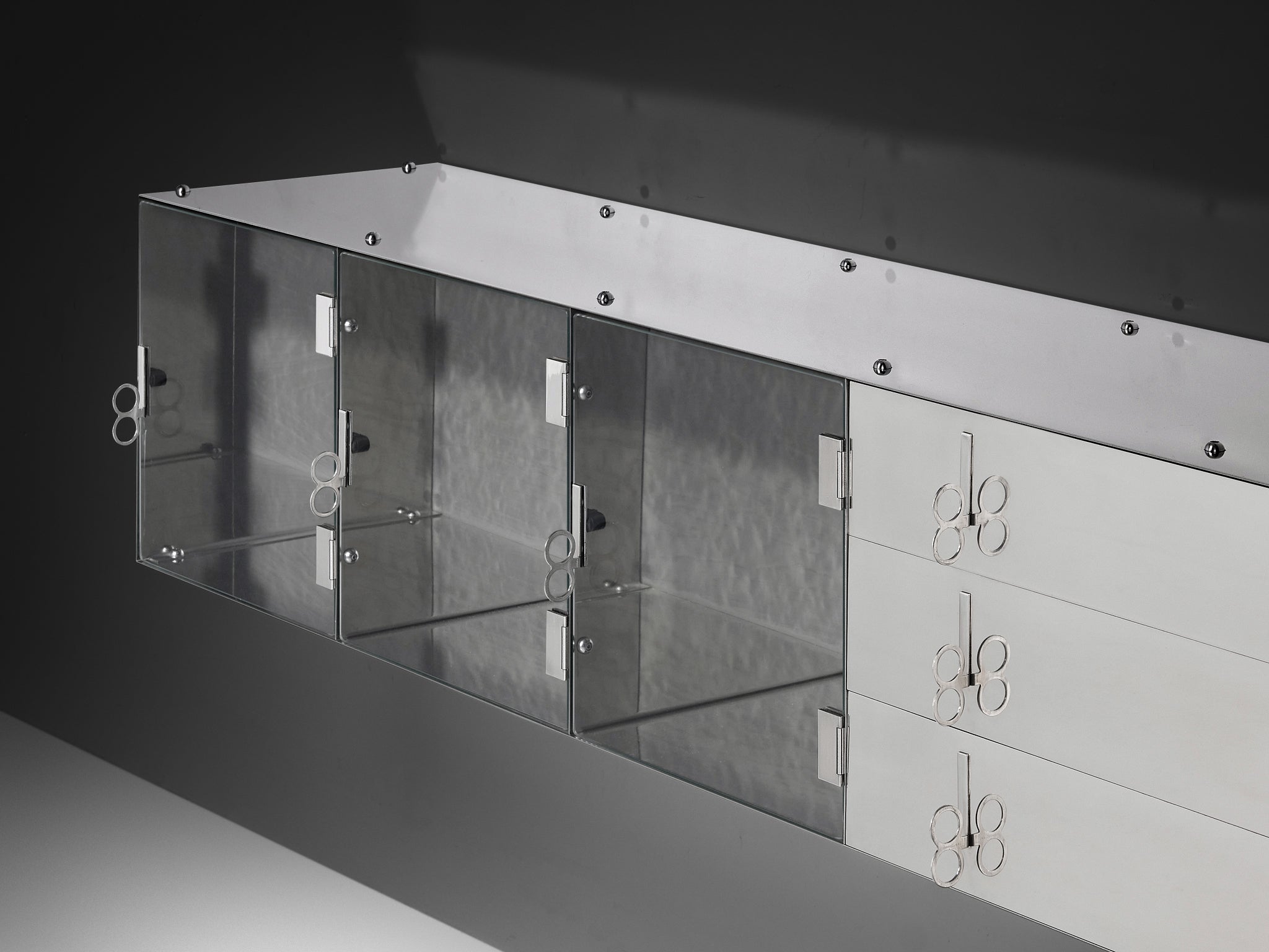 Vittorio Introini for Saporiti Mirrored Sideboard in Polished Aluminum and Glass Case pieces and storage cabinets Morentz