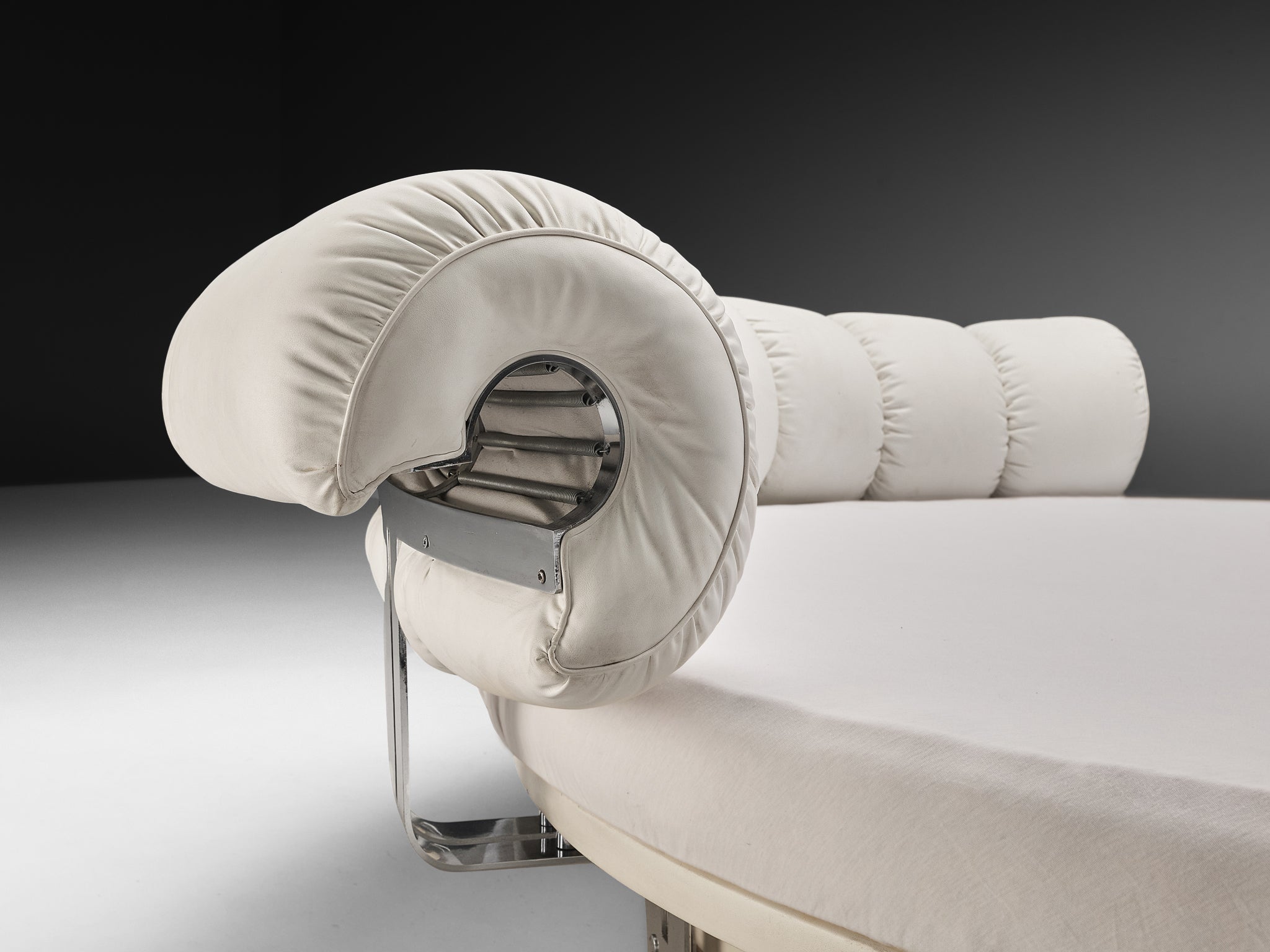 Luigi Massoni for Poltrona Frau 'Lullaby Due' Bed in White Leather