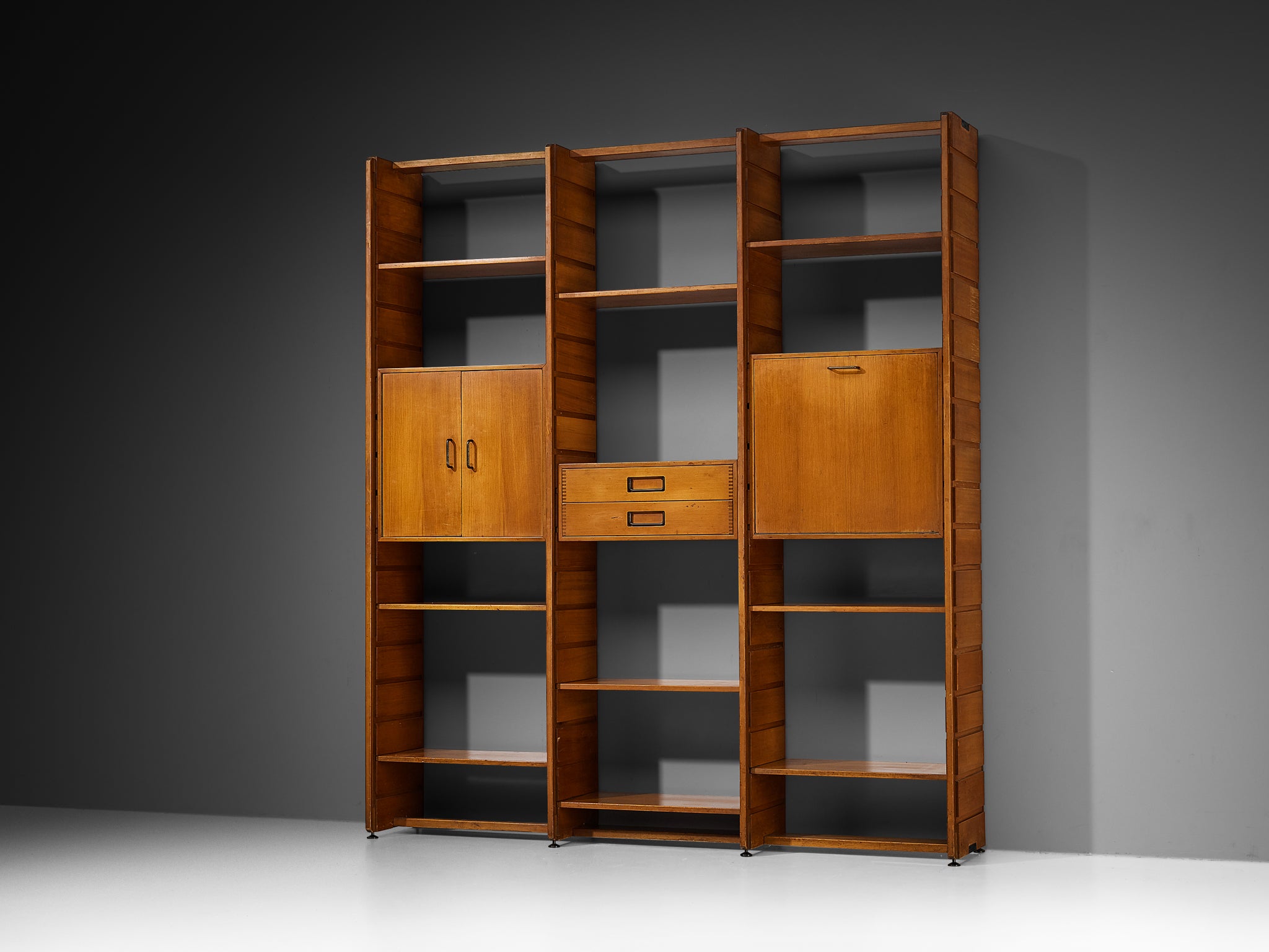 Gianfranco Frattini for Cantieri Carugati Large Library in Cherry