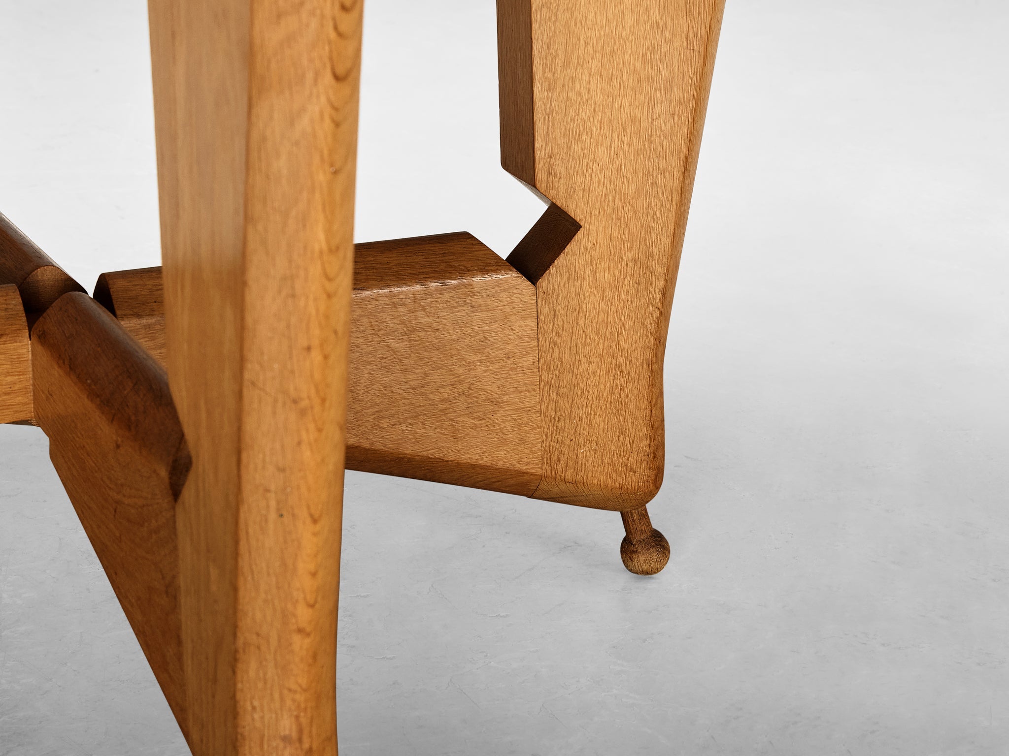 Guillerme & Chambron 'Victorine' Dining Table in Oak tables Morentz