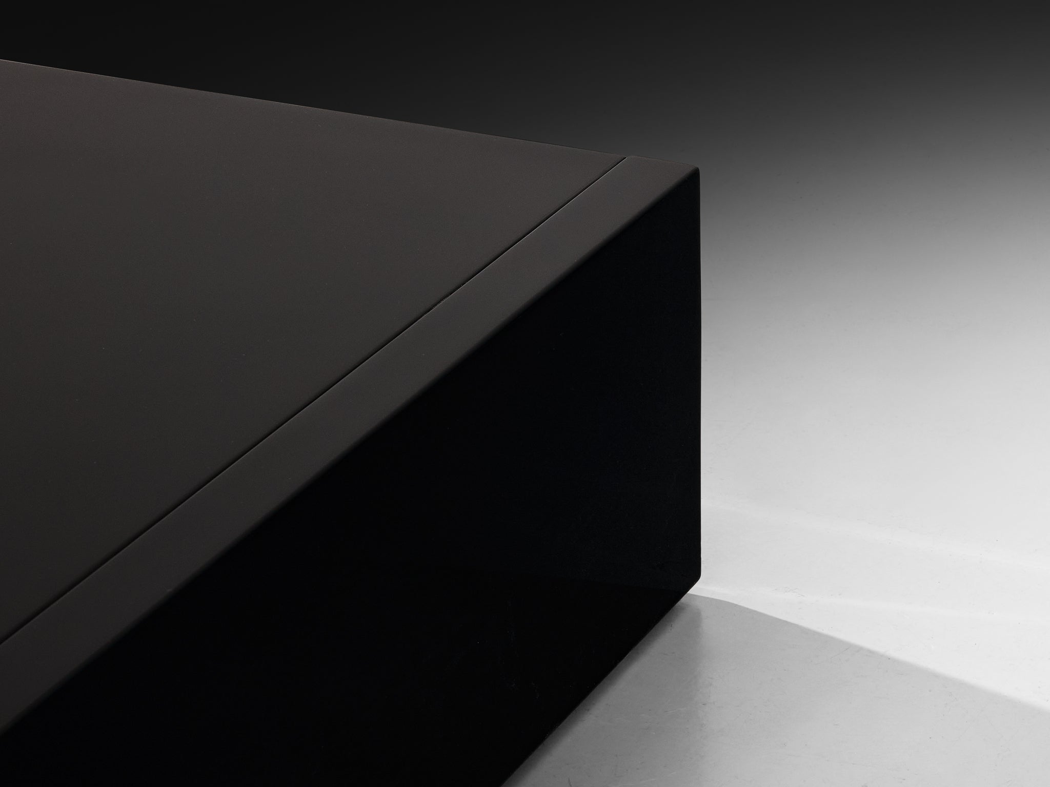 Massimo and Lella Vignelli for Poltronova 'Saratoga' Coffee Table in Lacquered Wood Tables Morentz