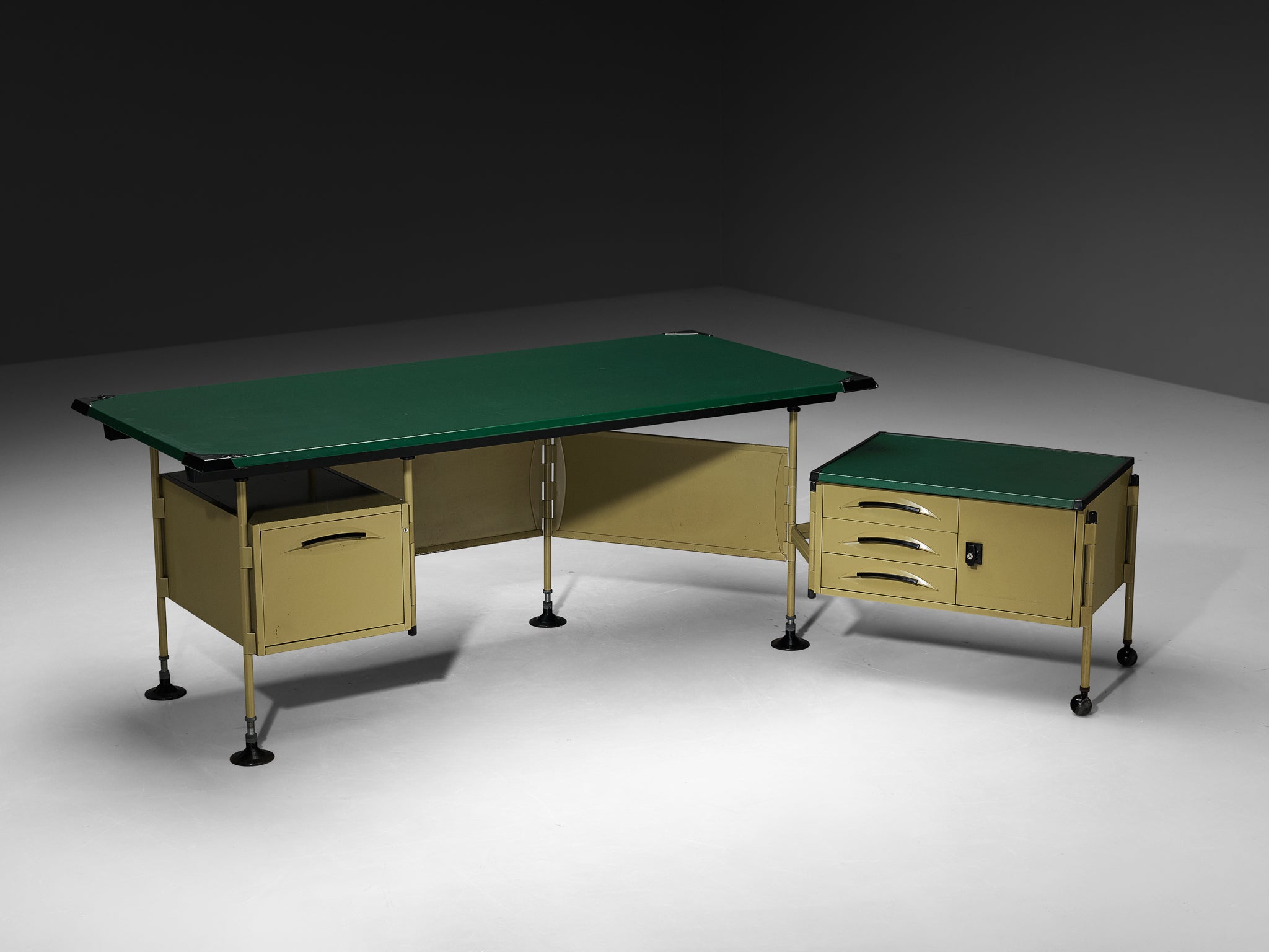 Studio BBPR for Olivetti 'Spazio' Desk with Return Tables Morentz