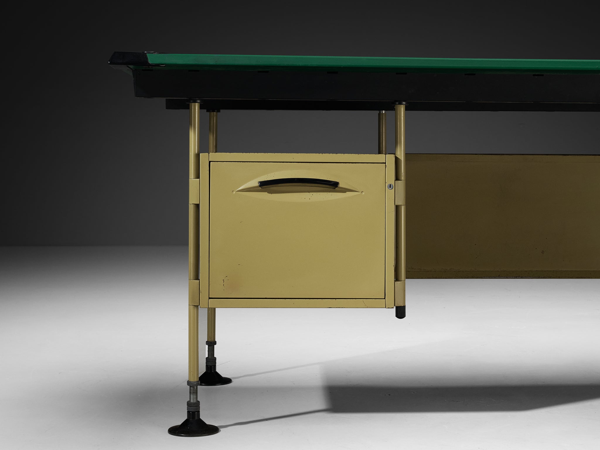 Studio BBPR for Olivetti 'Spazio' Desk with Return Tables Morentz