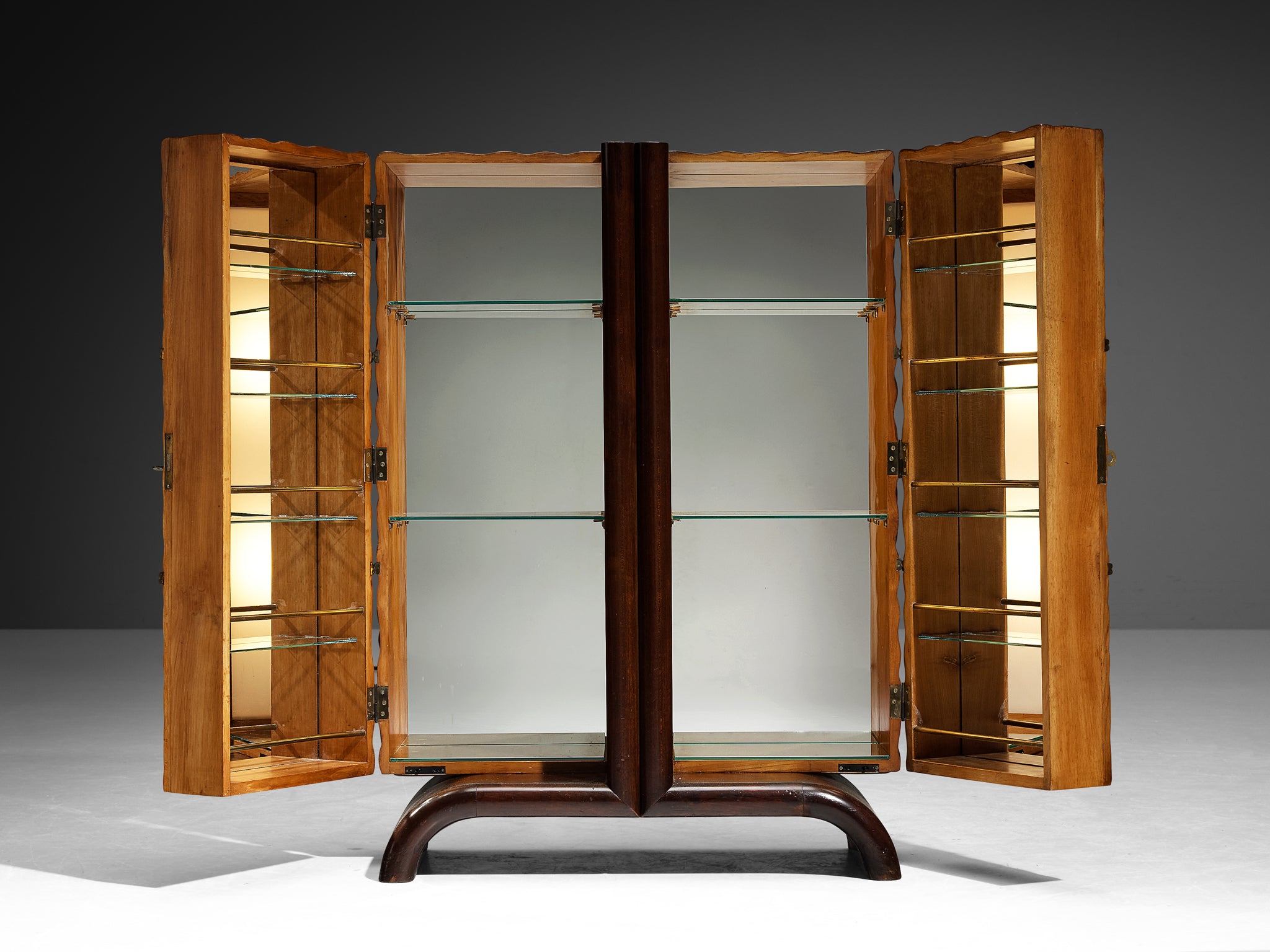 Aldo Tura Illuminated Bar Cabinet in Cherry Brass and Mirrored Glass Case pieces and storage cabinets Morentz