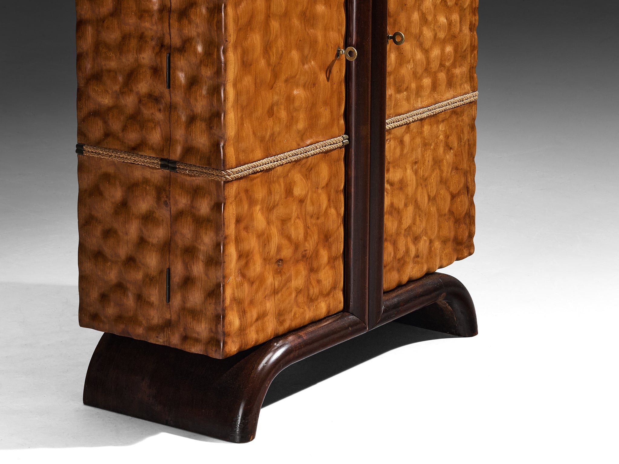 Aldo Tura Illuminated Bar Cabinet in Cherry Brass and Mirrored Glass Case pieces and storage cabinets Morentz