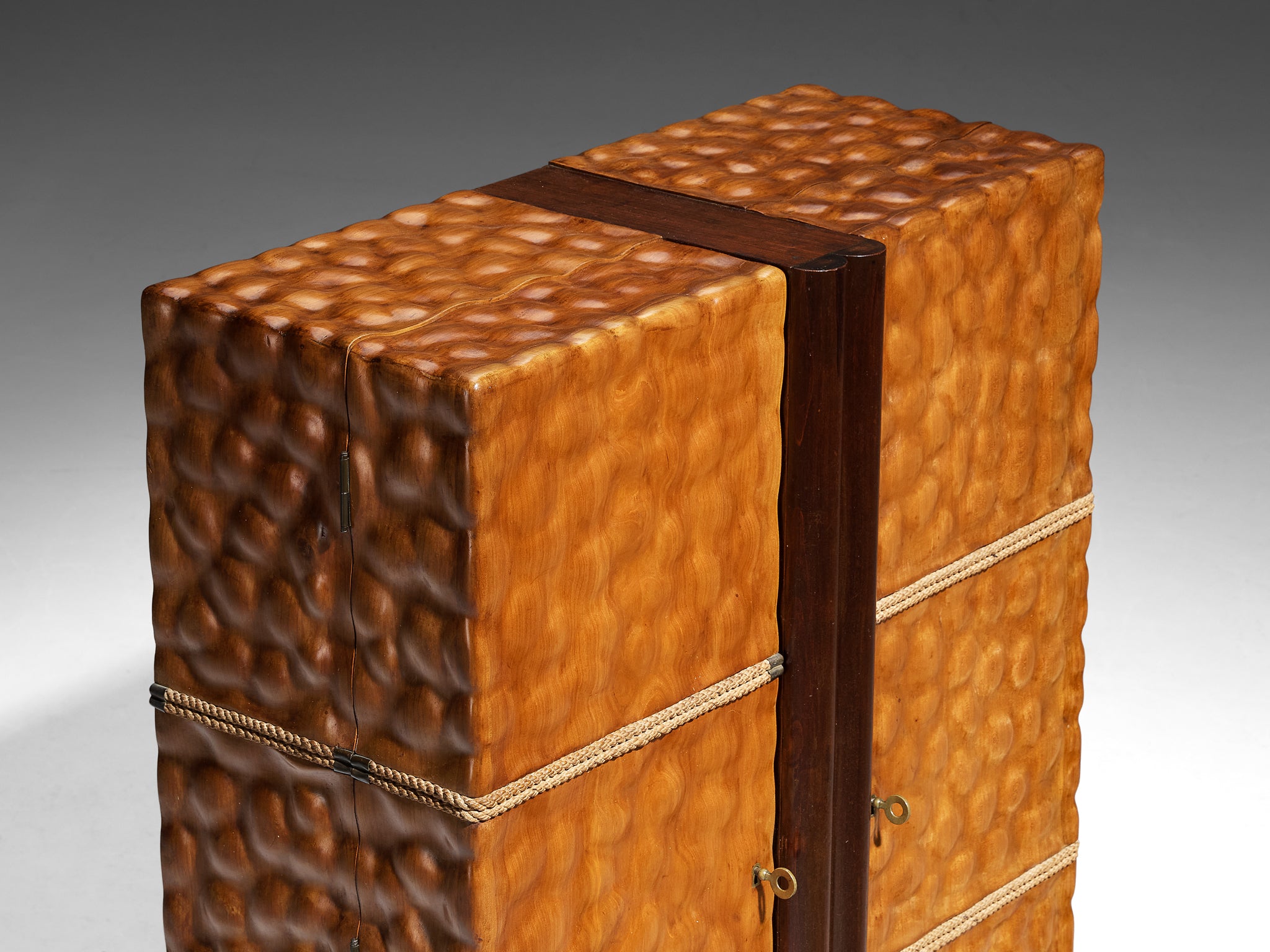 Aldo Tura Illuminated Bar Cabinet in Cherry Brass and Mirrored Glass Case pieces and storage cabinets Morentz