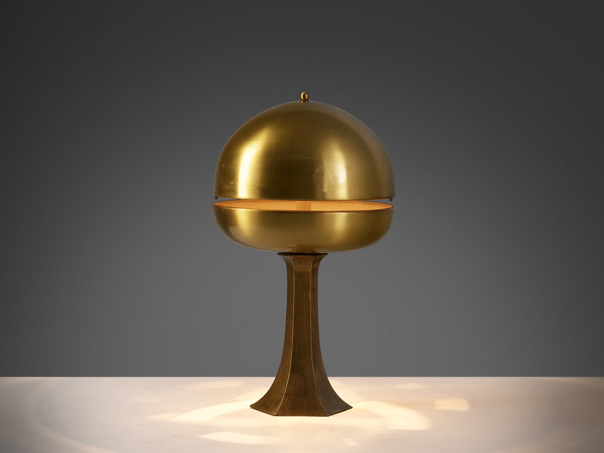 Luciano Frigerio for Frigerio di Desio Table Lamp in Brass Lighting Morentz