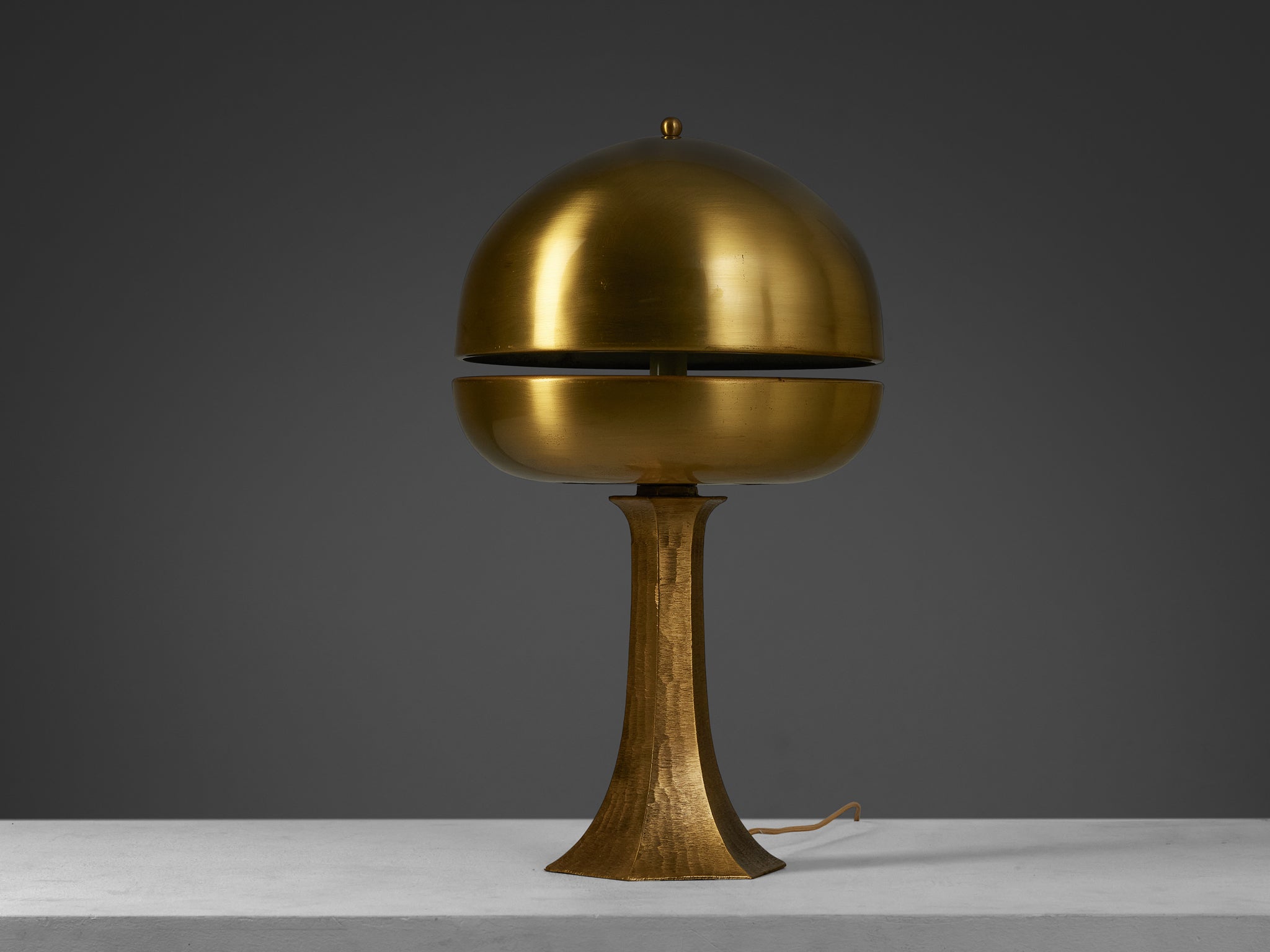 Luciano Frigerio for Frigerio di Desio Table Lamp in Brass Lighting Morentz