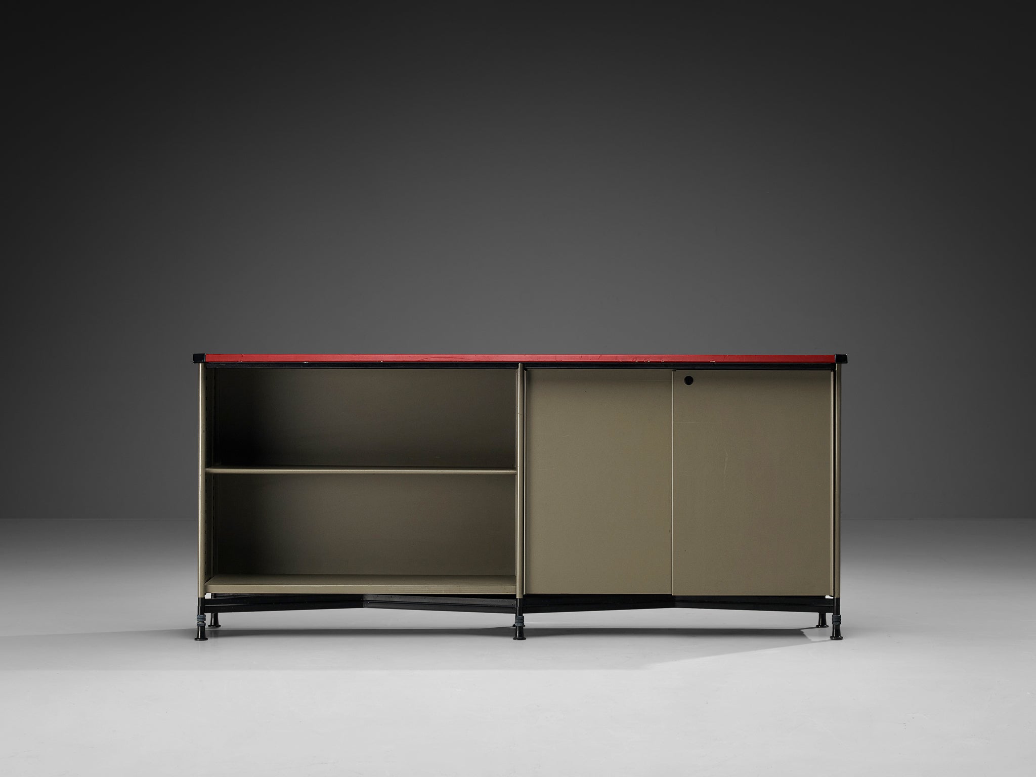 Studio BBPR for Olivetti ‘Spazio’ Sideboard in Grey Coated Steel Case pieces and storage cabinets Morentz