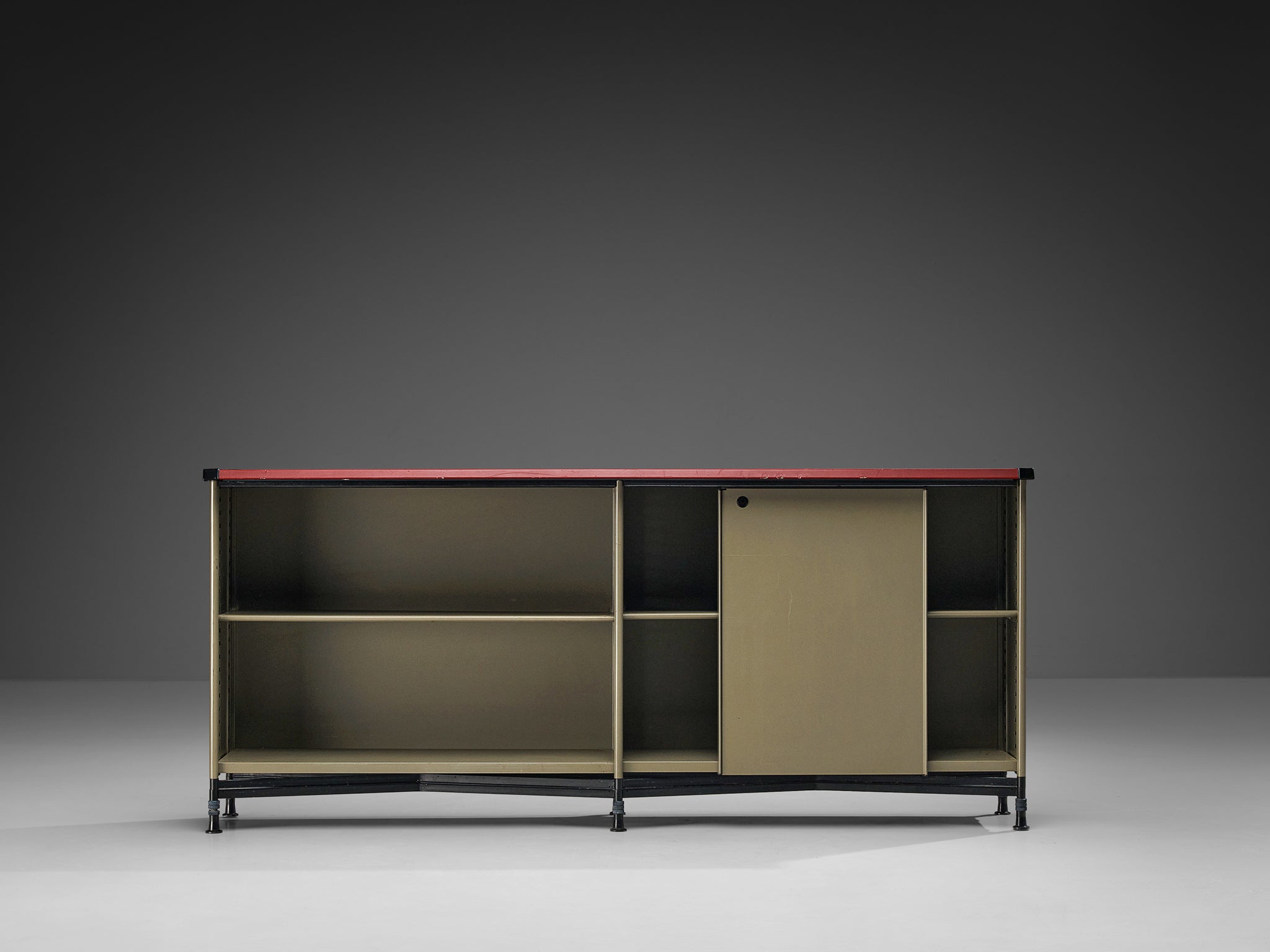 Studio BBPR for Olivetti ‘Spazio’ Sideboard in Grey Coated Steel Case pieces and storage cabinets Morentz