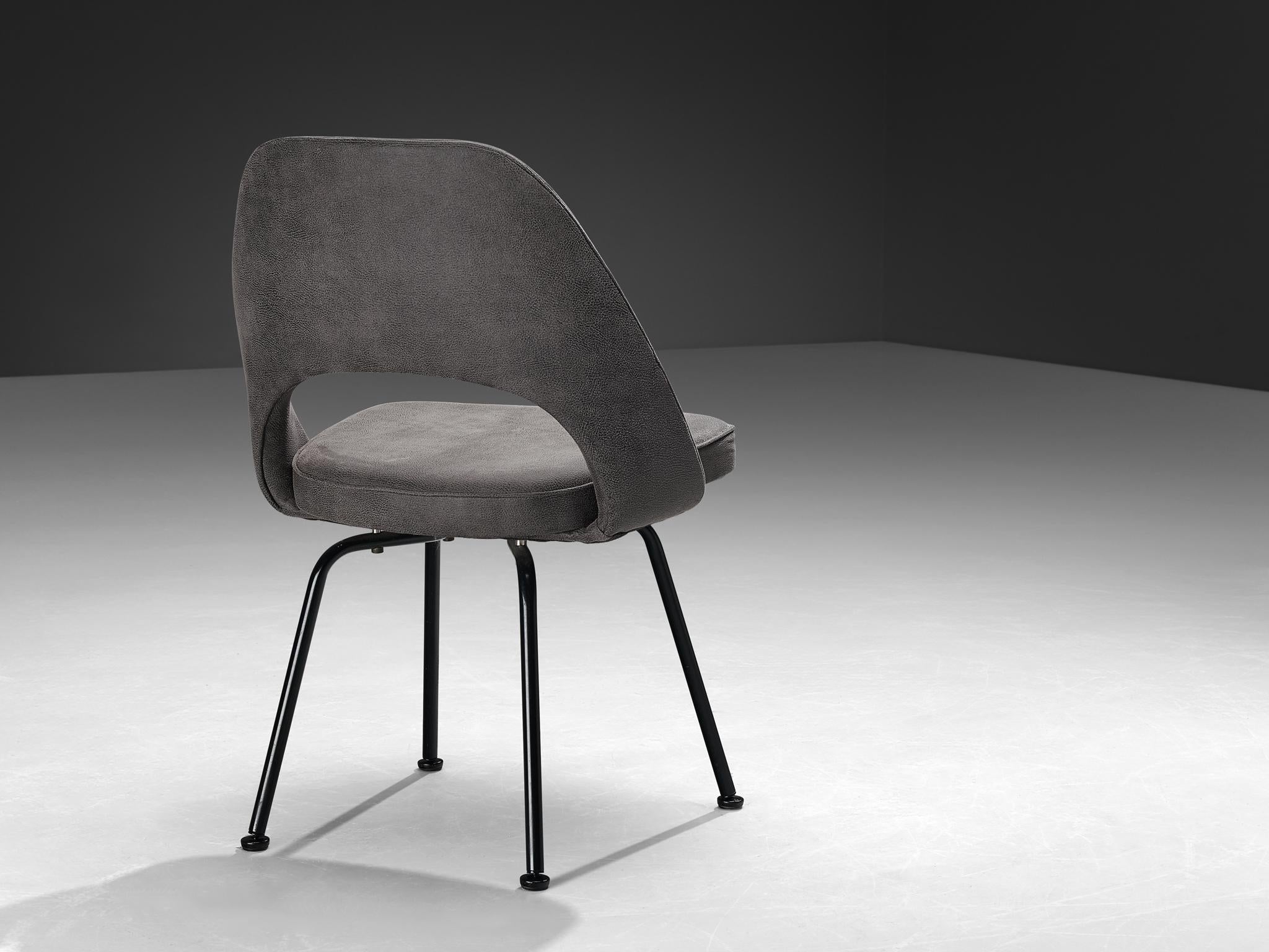 Eero Saarinen for Knoll Dining Chair in Grey Leather and Black Metal seating Morentz