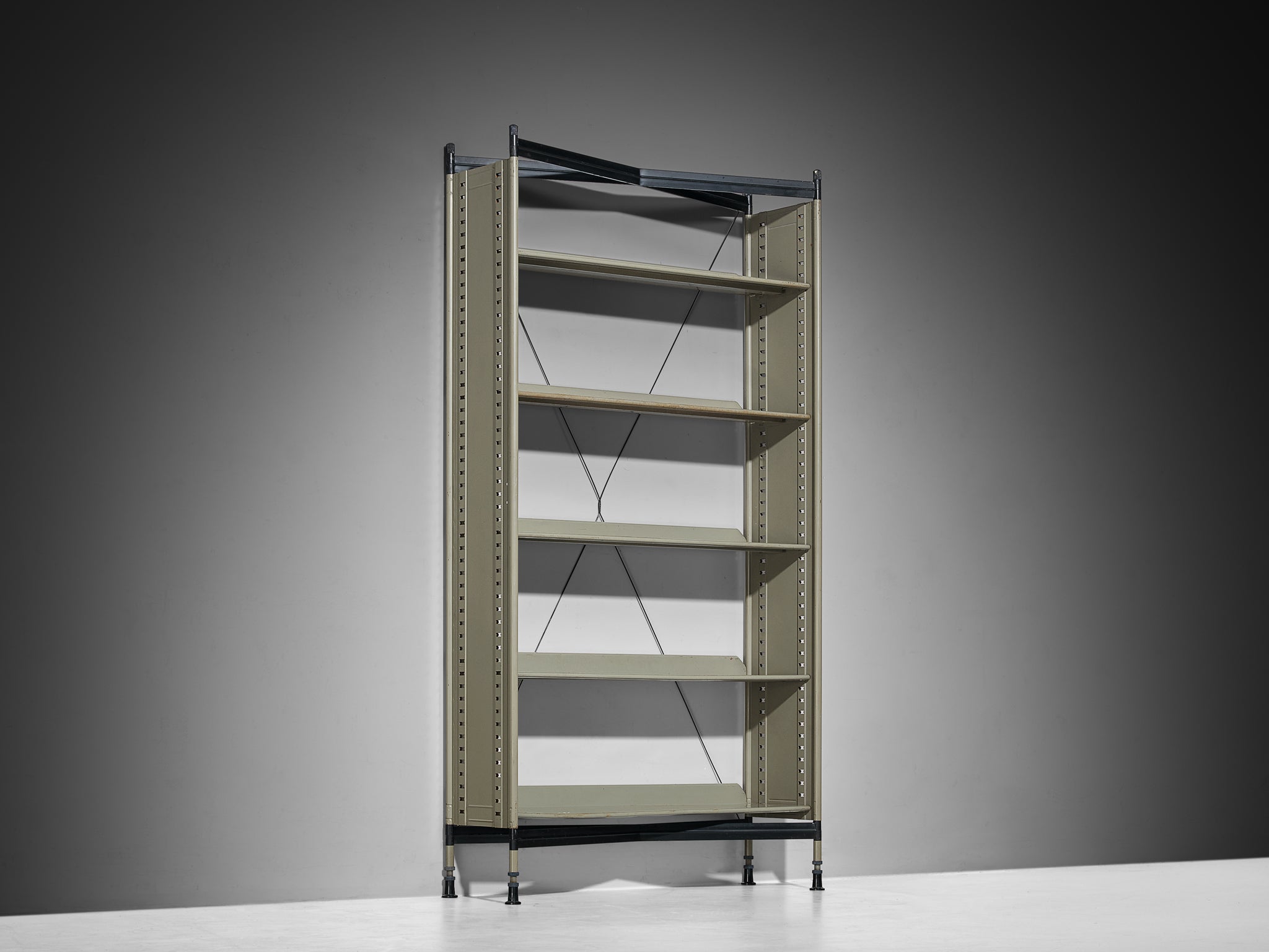 Studio BBPR for Olivetti 'Spazio' Shelving Bookcase in Grey Steel Case pieces and storage cabinets Morentz