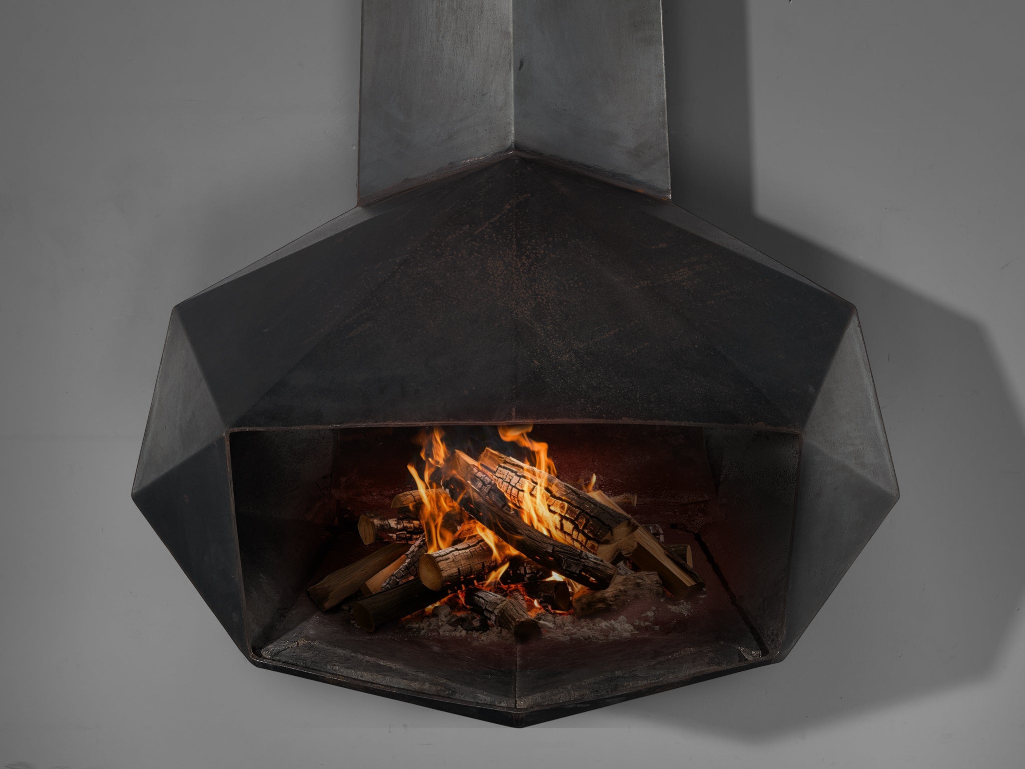 Donbar Faceted Fireplace in Patinated Steel Building and Garden Elements Morentz