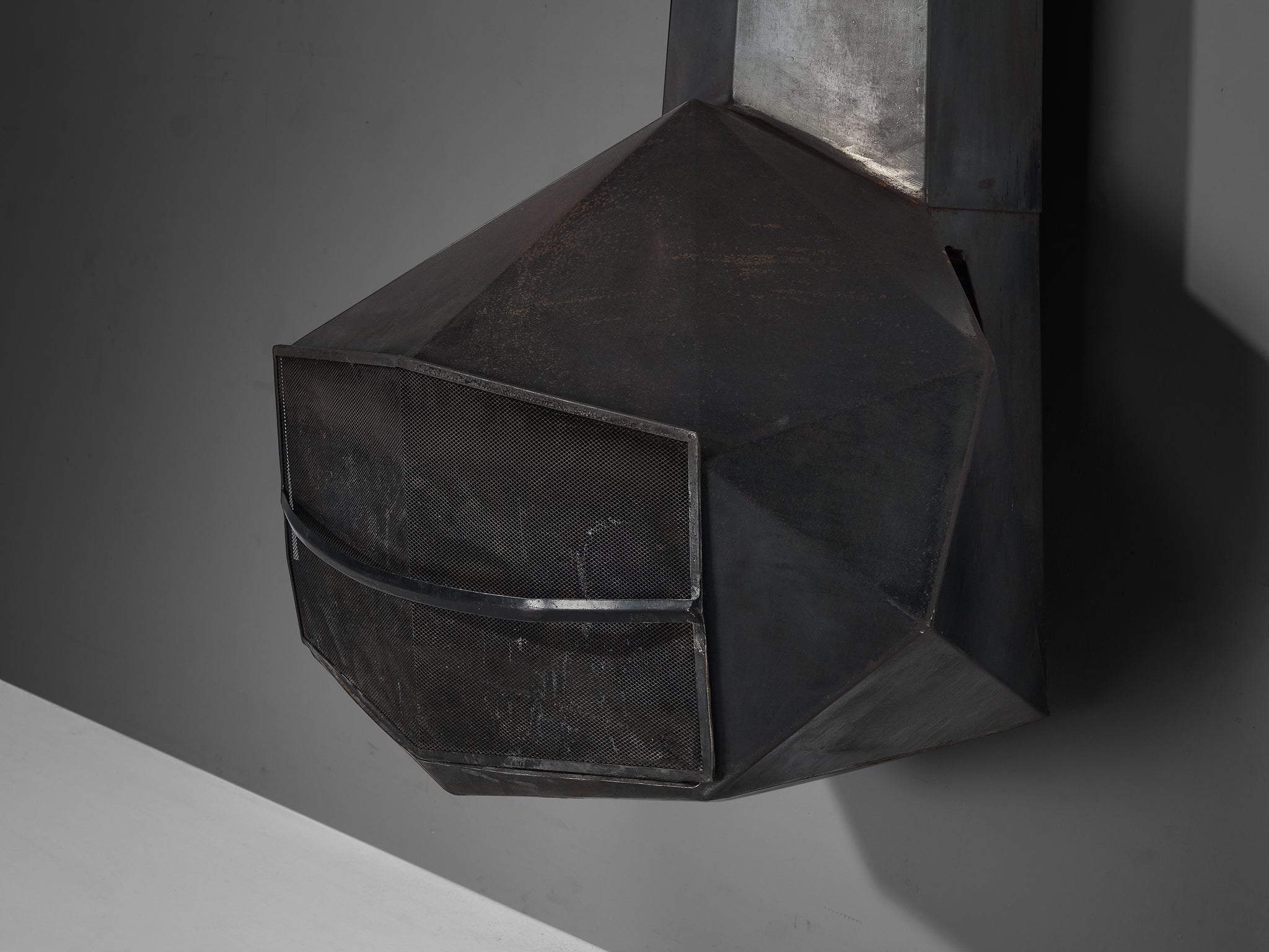 Donbar Faceted Fireplace in Patinated Steel Building and Garden Elements Morentz