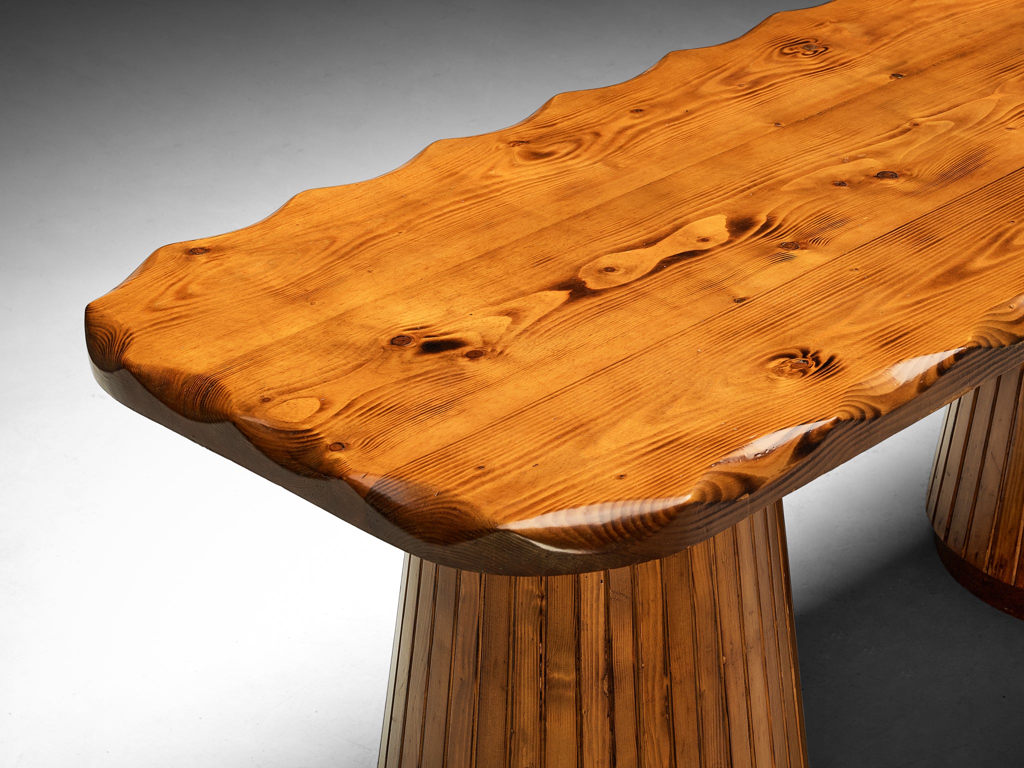 Italian Naturalistic Dining Table in Pine Tables Morentz