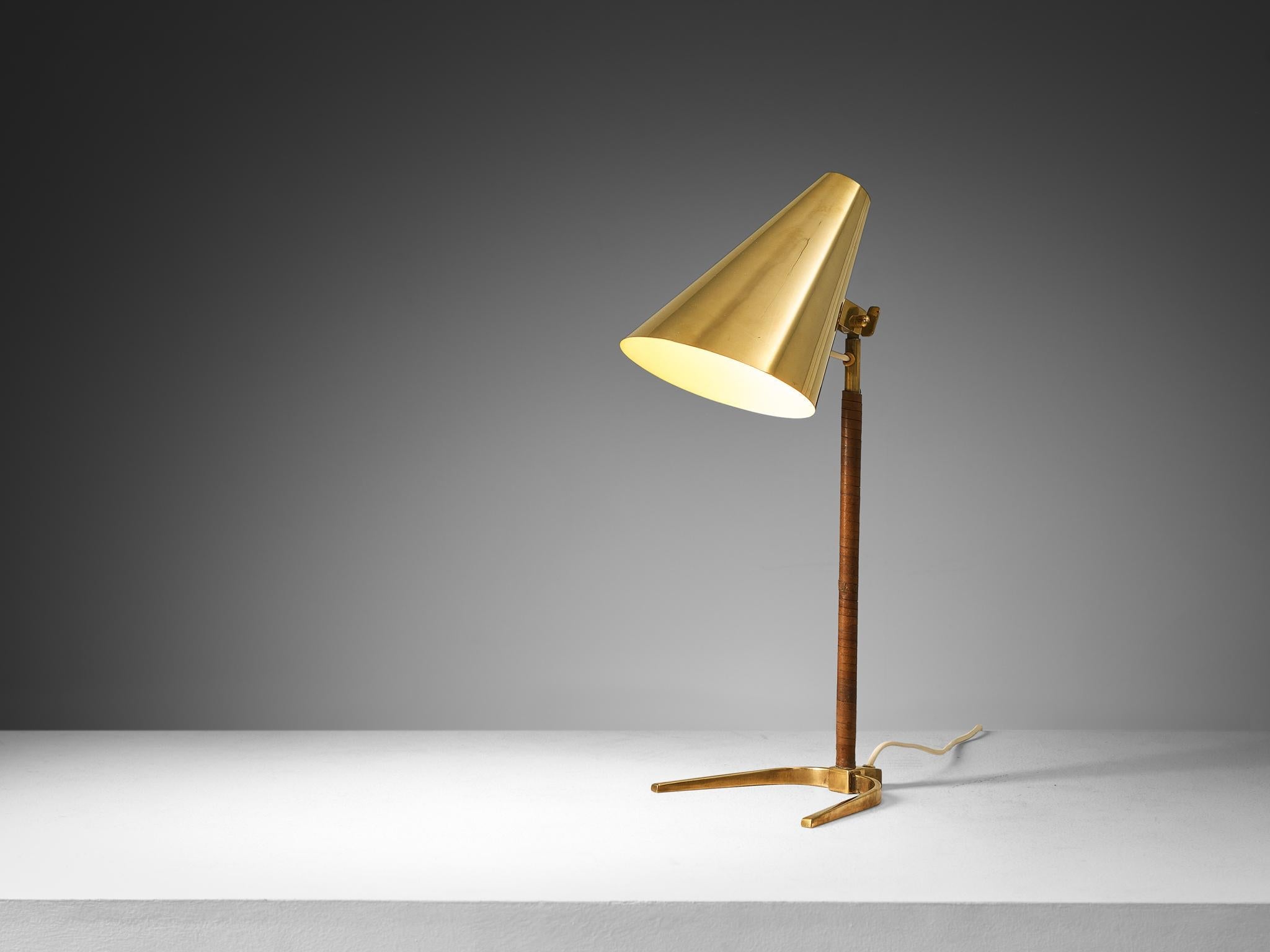 Paavo Tynell for Taito Oy '9225' Table Lamp in Brass and Leather
