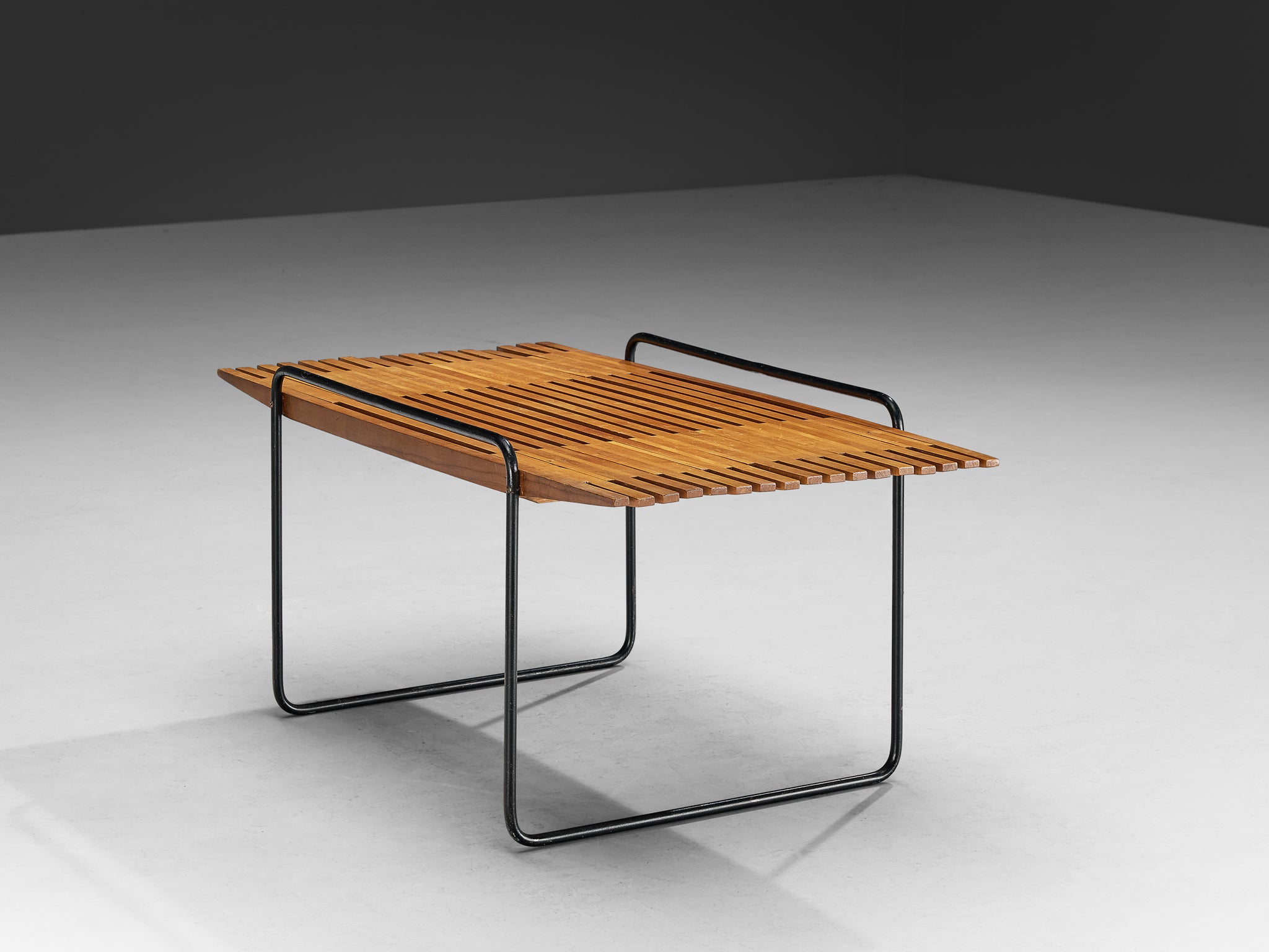 Taichiro Nakay for La Permanente Mobili Cantù Coffee Table in Cherry Tables Morentz