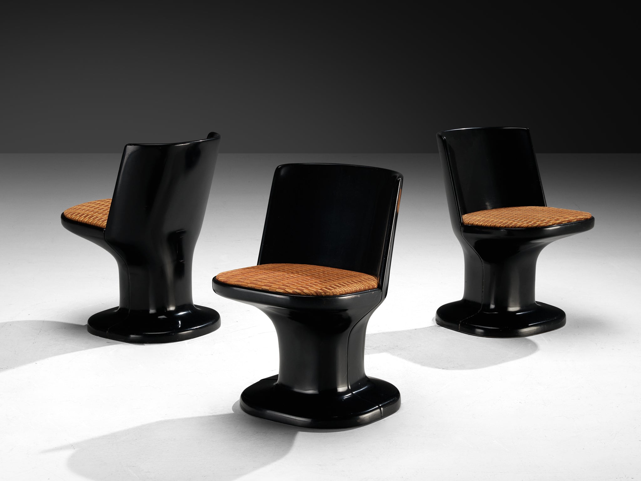 Italian Dining Set in Black Coated Wood and Patterned Orange Upholstery Tables Morentz