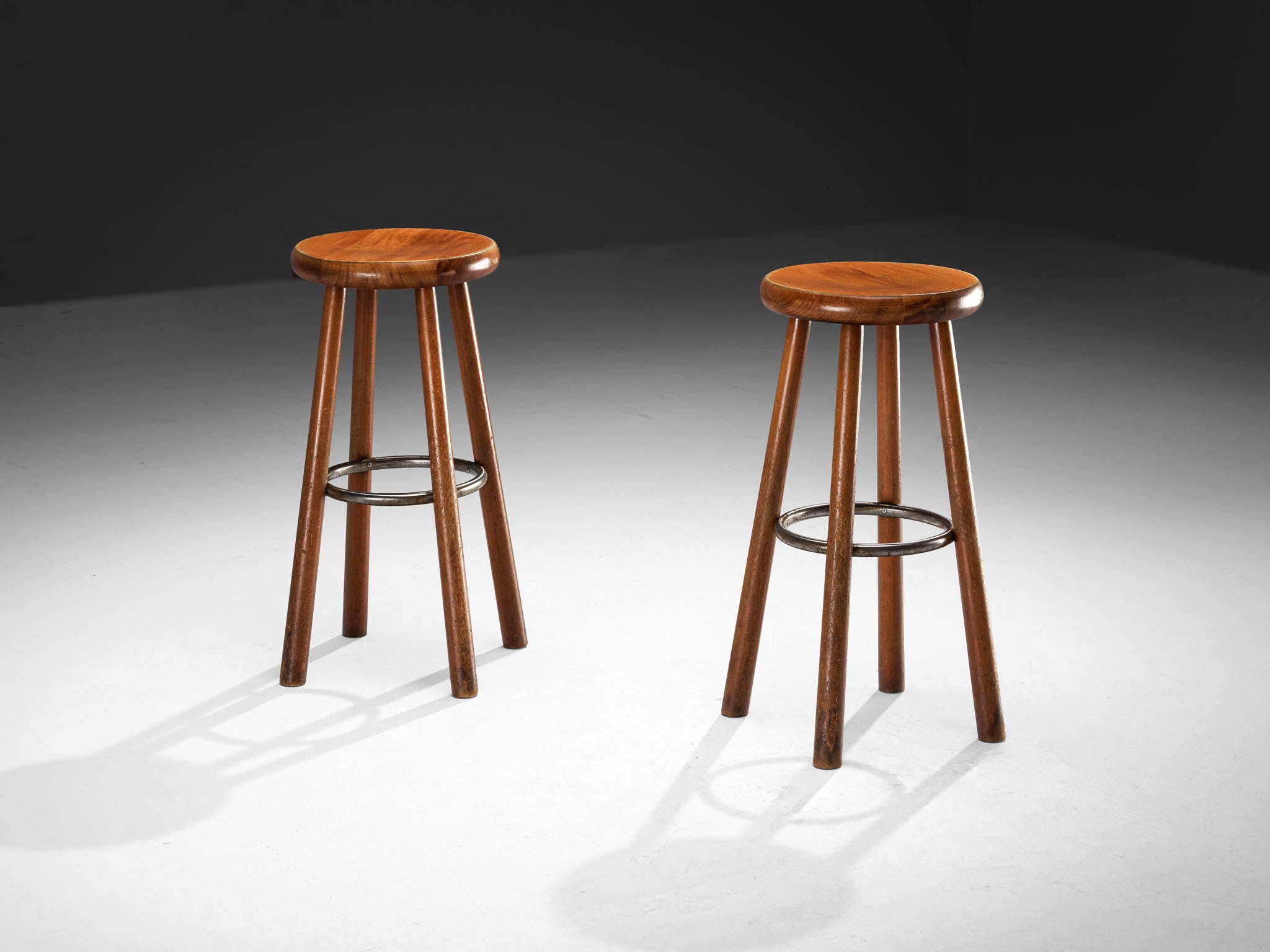 Sturdy Mid-century Bar Stools in Solid Wood Seating Morentz
