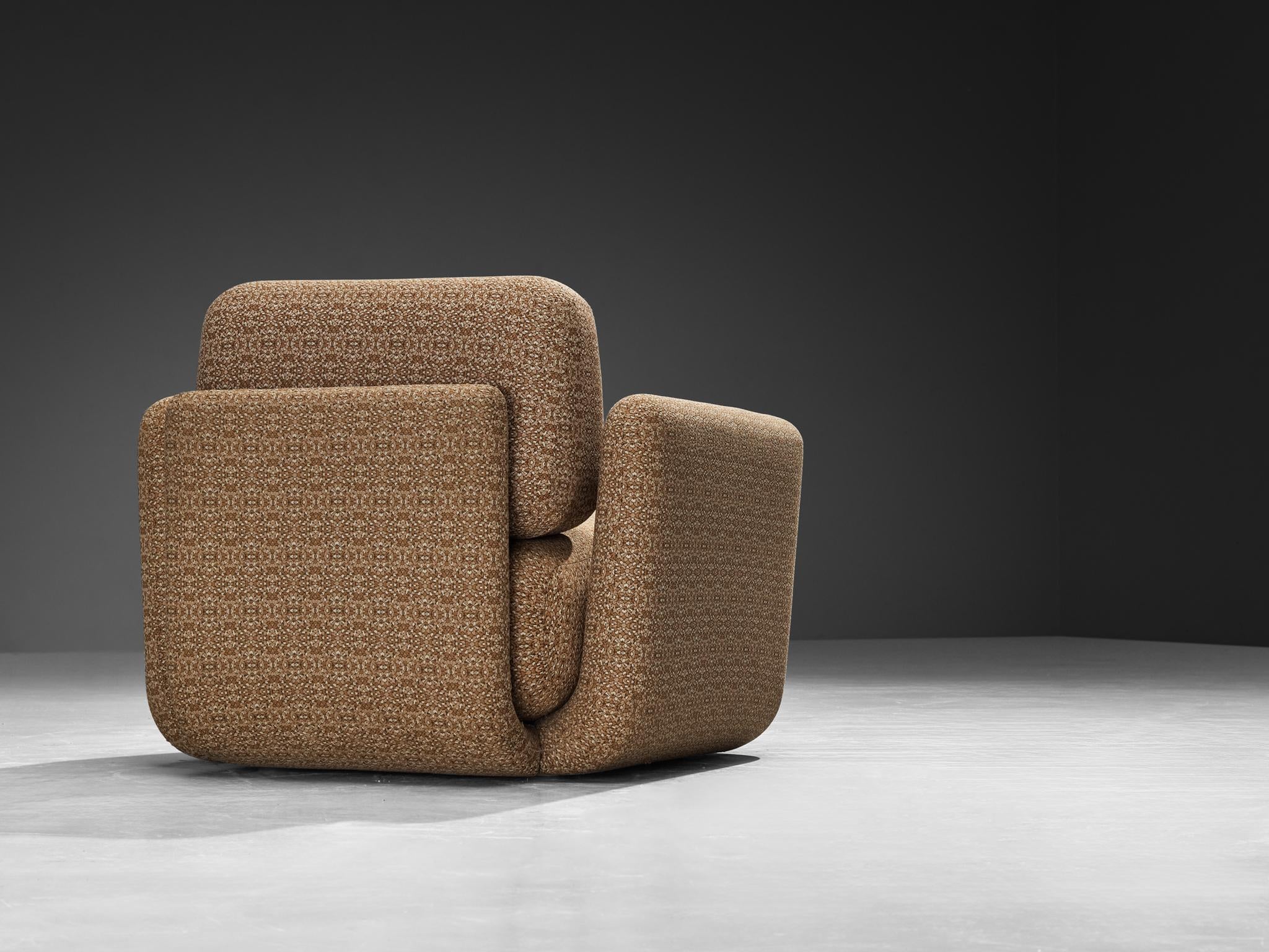 1970s Post-Modern Lounge Chair in Beige Patterned Fabric seating Morentz