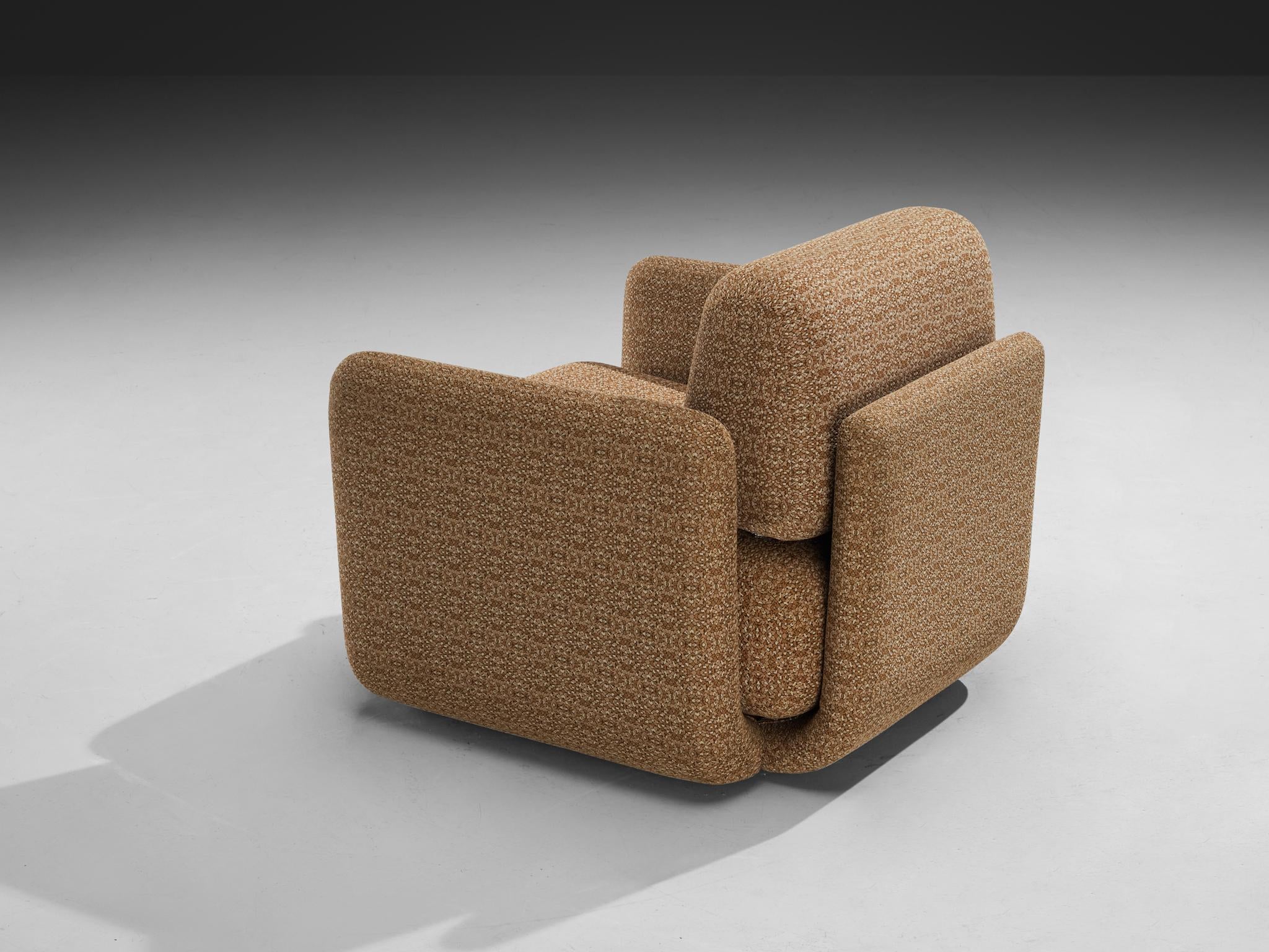 1970s Post-Modern Lounge Chair in Beige Patterned Fabric seating Morentz