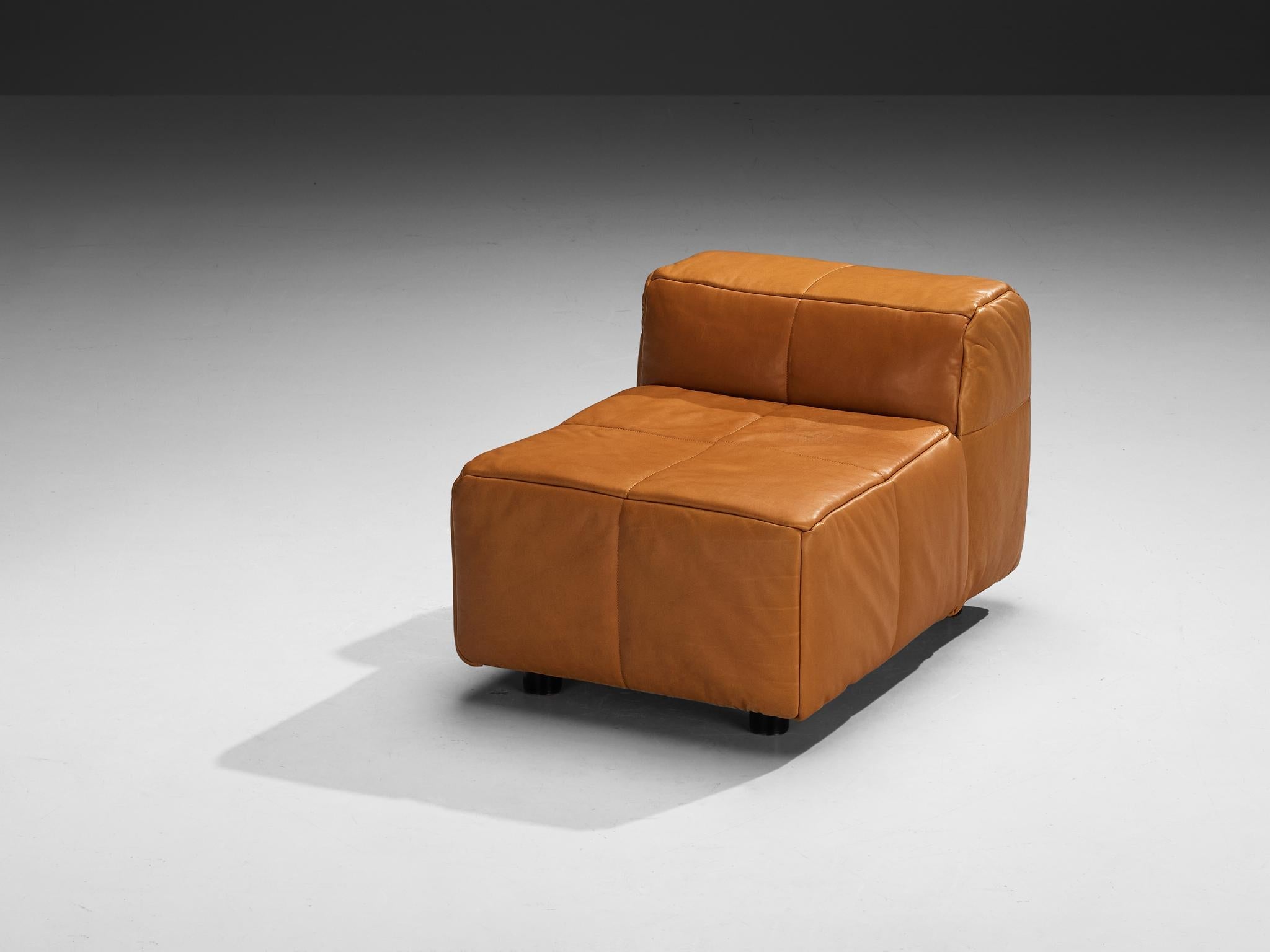 Hans Hopfer for Wiener Werkstätte Castell Lounge Chair in Cognac Leather seating Morentz