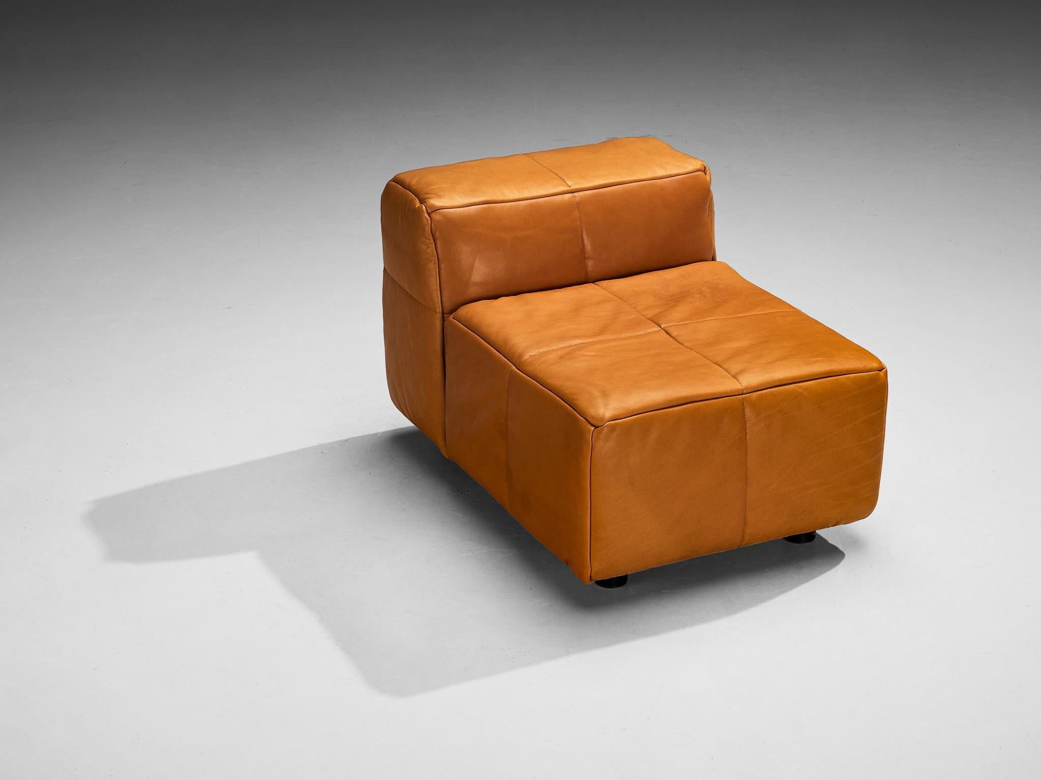 Hans Hopfer for Wiener Werkstätte Castell Lounge Chair in Cognac Leather seating Morentz