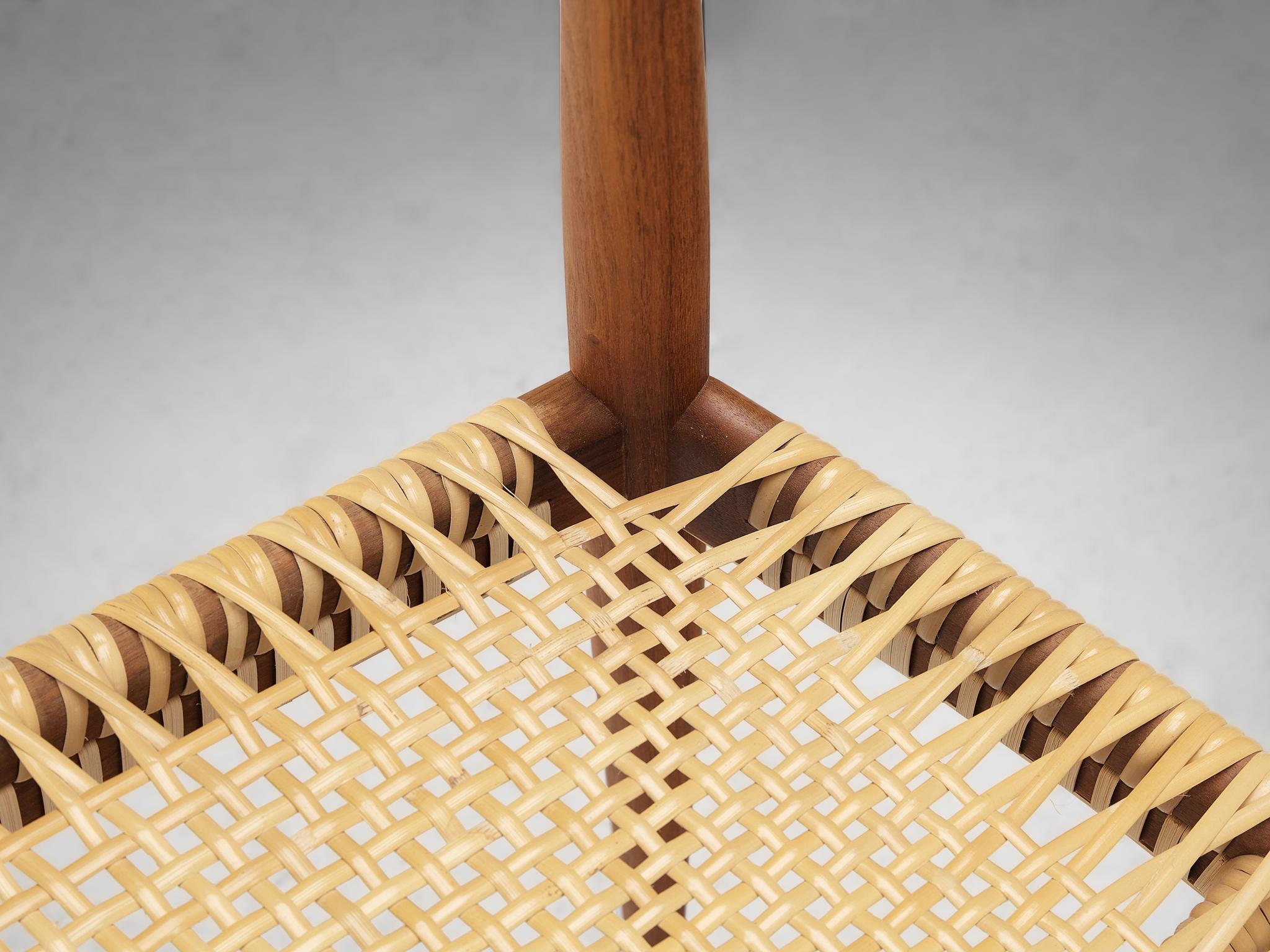 Hans J. Wegner 'The Chair/Round Chair' Dining Chairs in Teak and Cane seating Morentz