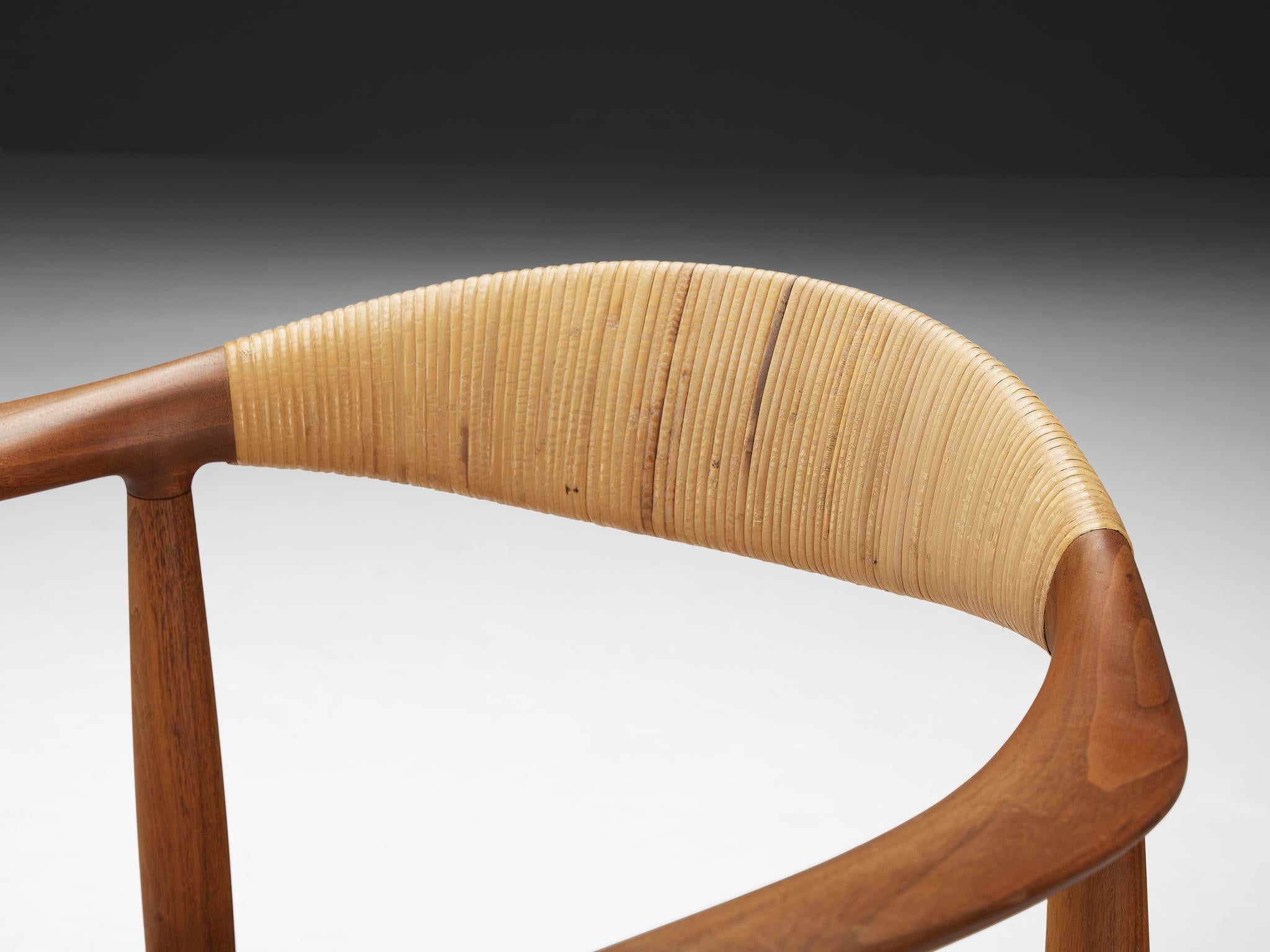 Hans J. Wegner 'The Chair/Round Chair' Dining Chairs in Teak and Cane seating Morentz