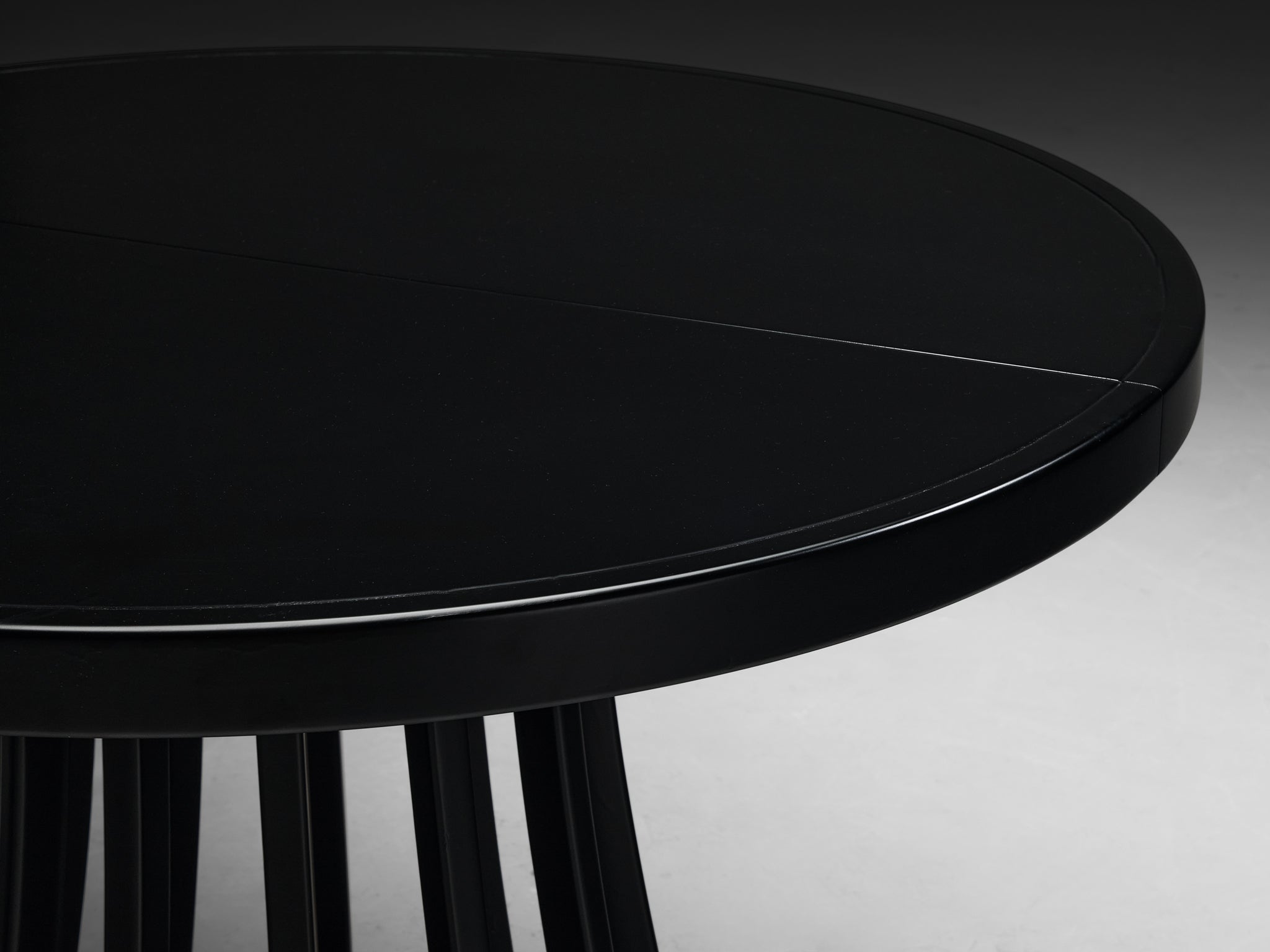 Angelo Mangiarotti for La Sorgente del Mobile 'Programma S11' Extendable Round Dining Table