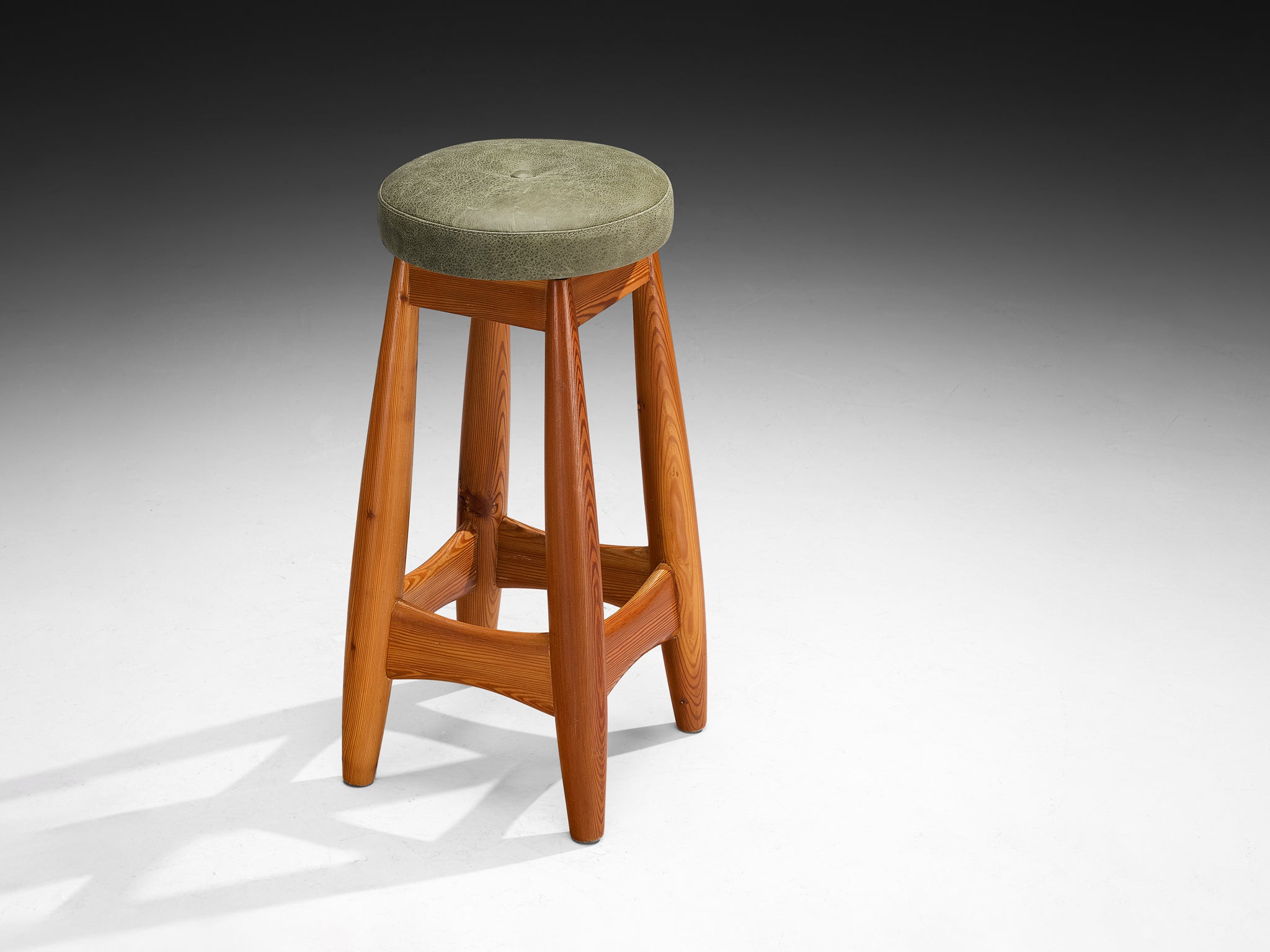 Rare Sergio Rodrigues for ISA Bergamo 'Sheriff' Barstool in Solid Pine Seating Morentz