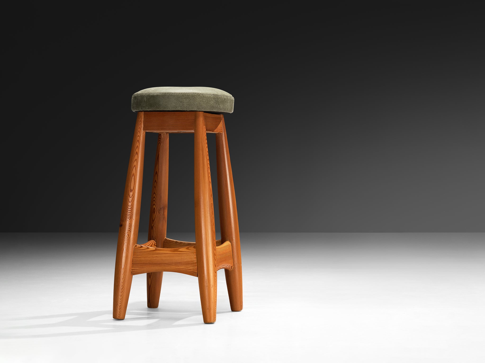Rare Sergio Rodrigues for ISA Bergamo 'Sheriff' Barstool in Solid Pine Seating Morentz