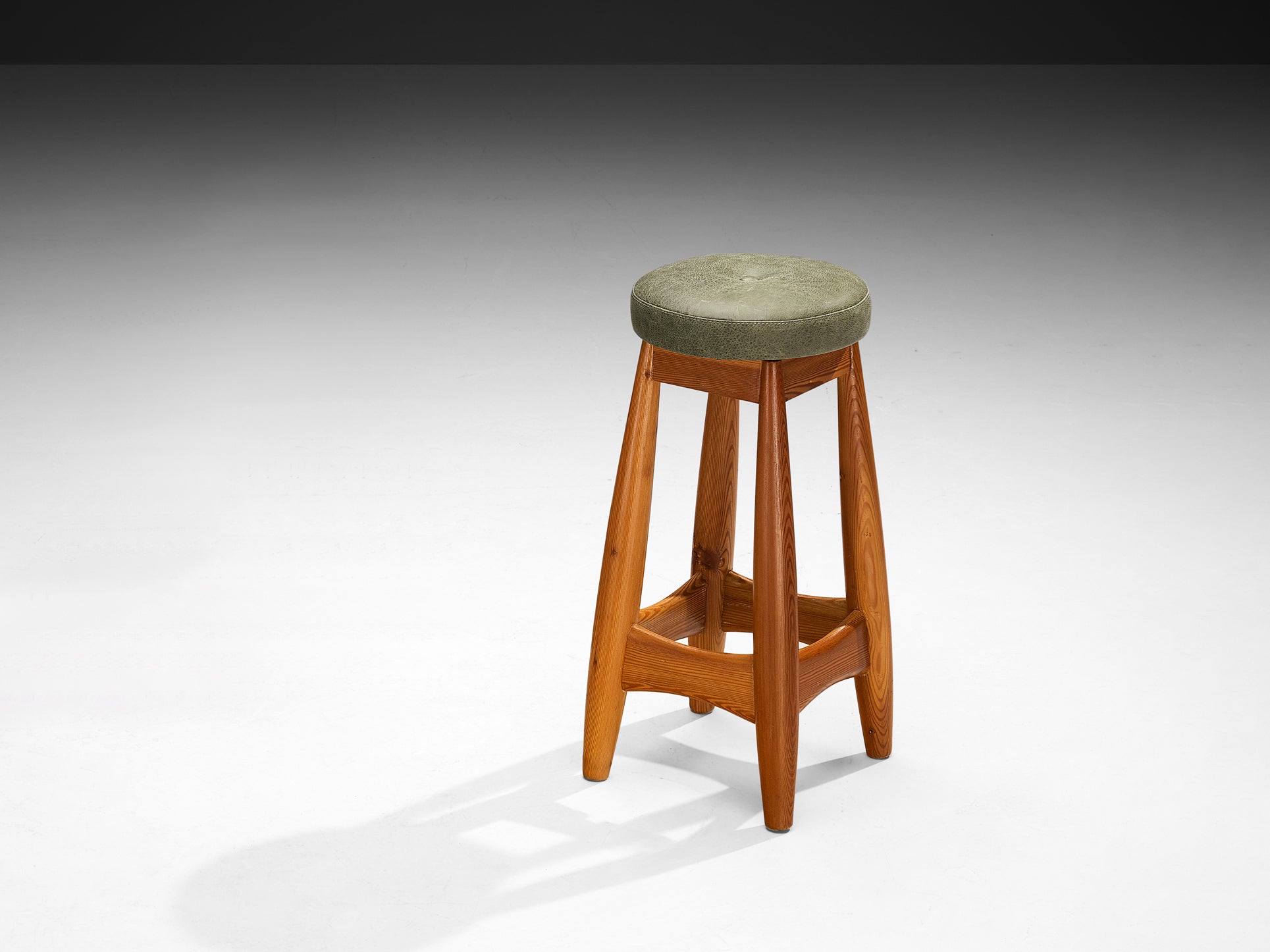 Rare Sergio Rodrigues for ISA Bergamo 'Sheriff' Barstool in Solid Pine Seating Morentz