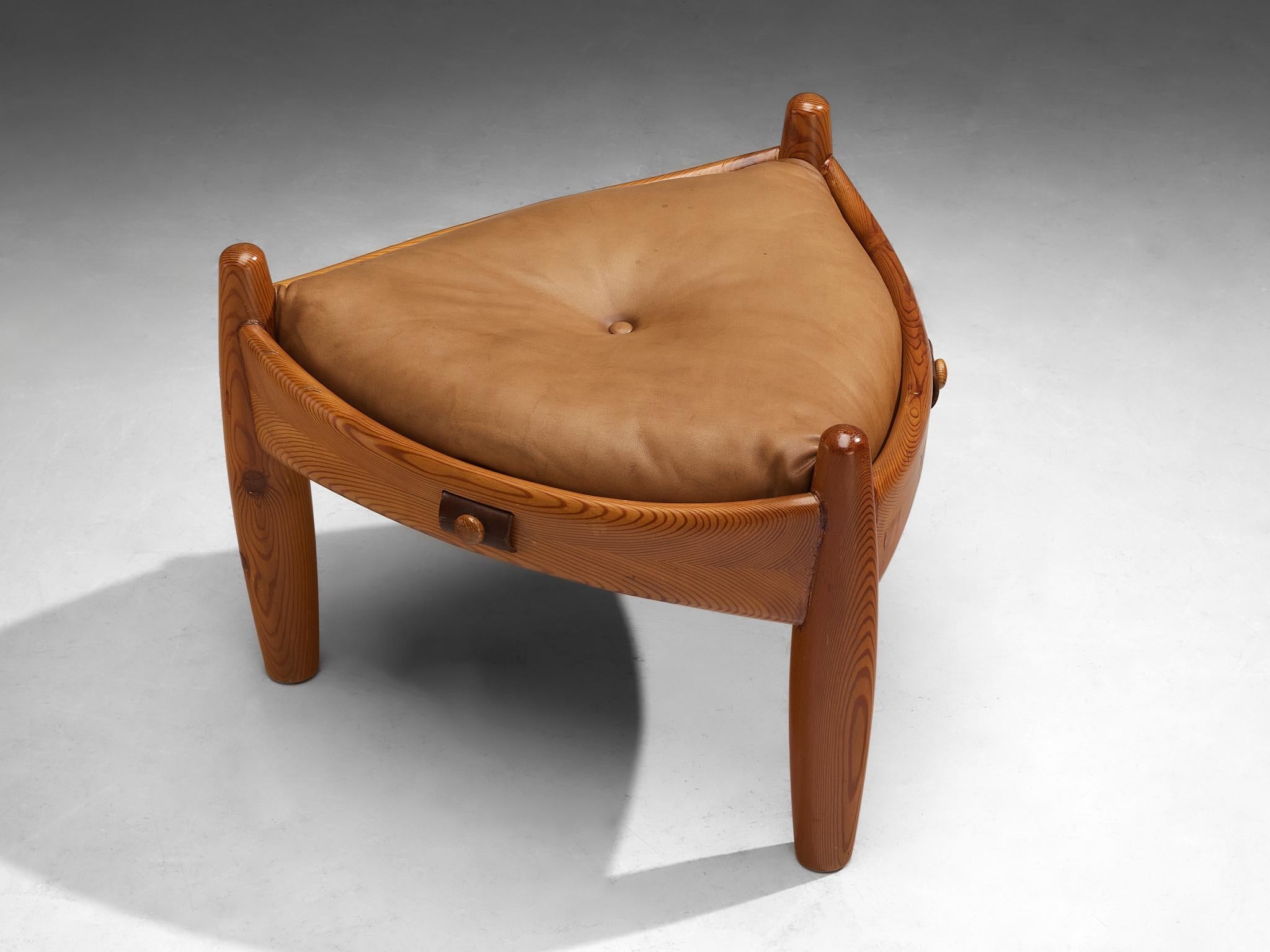 Rare Sergio Rodrigues for ISA Bergamo 'Sheriff' Stools in Solid Pine seating Morentz