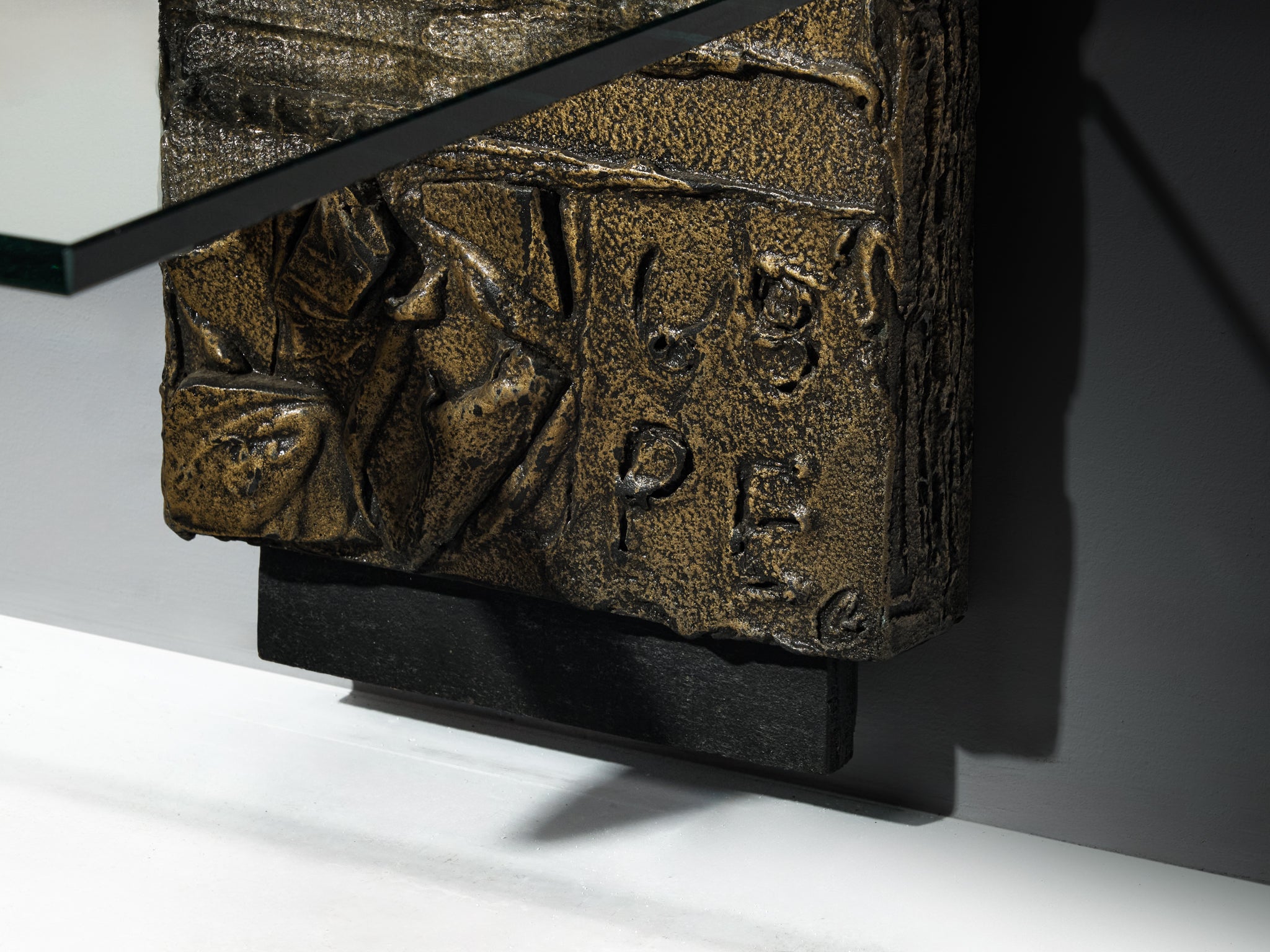 Paul Evans for Directional 'PE 68' Wall Unit in Bronzed Resin and Glass Case pieces and storage cabinets Morentz