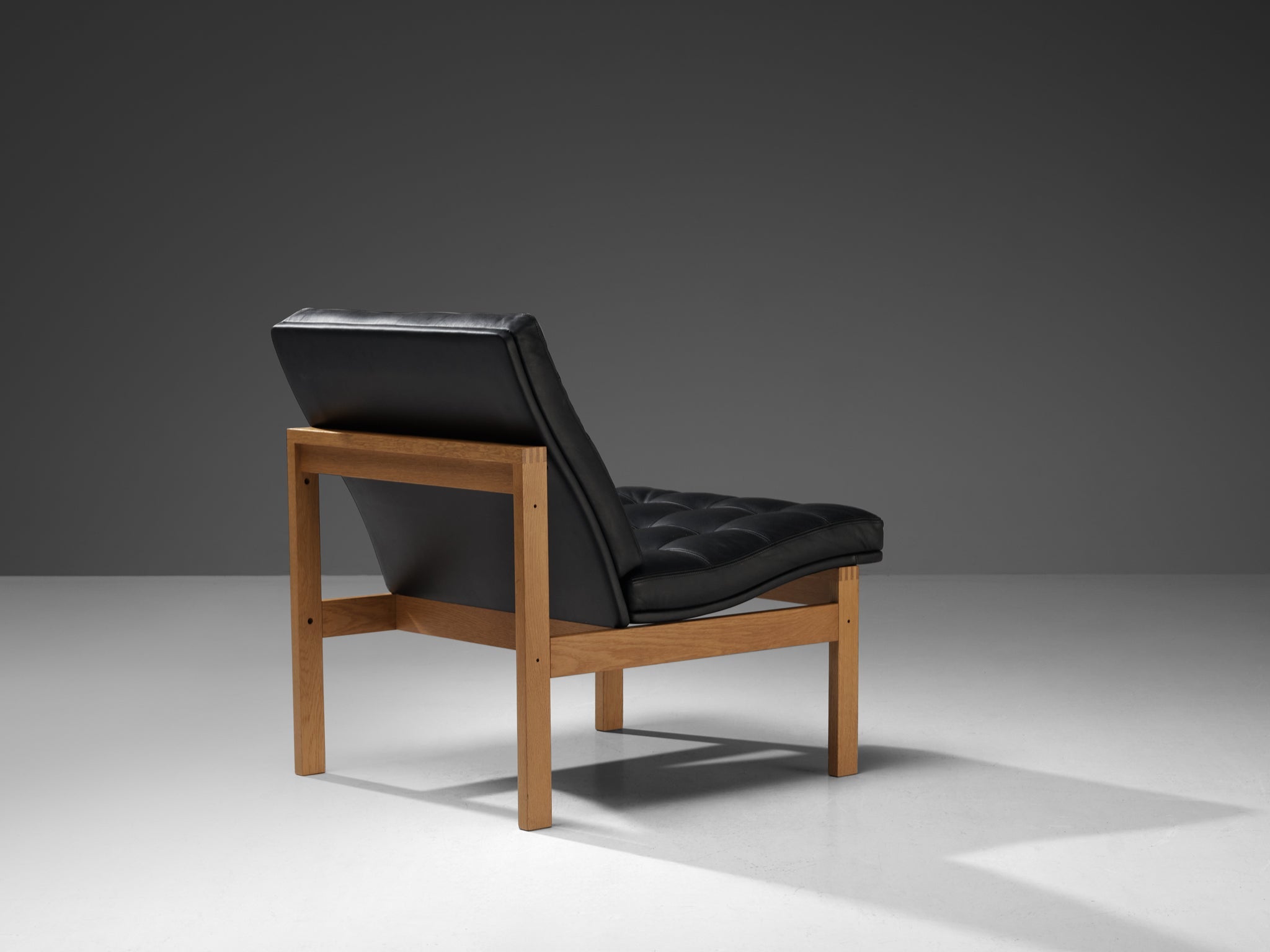 Torben Lind & Ole Gjerløv-Knudsen Pair of Easy Chairs Oak and Leather seating Morentz