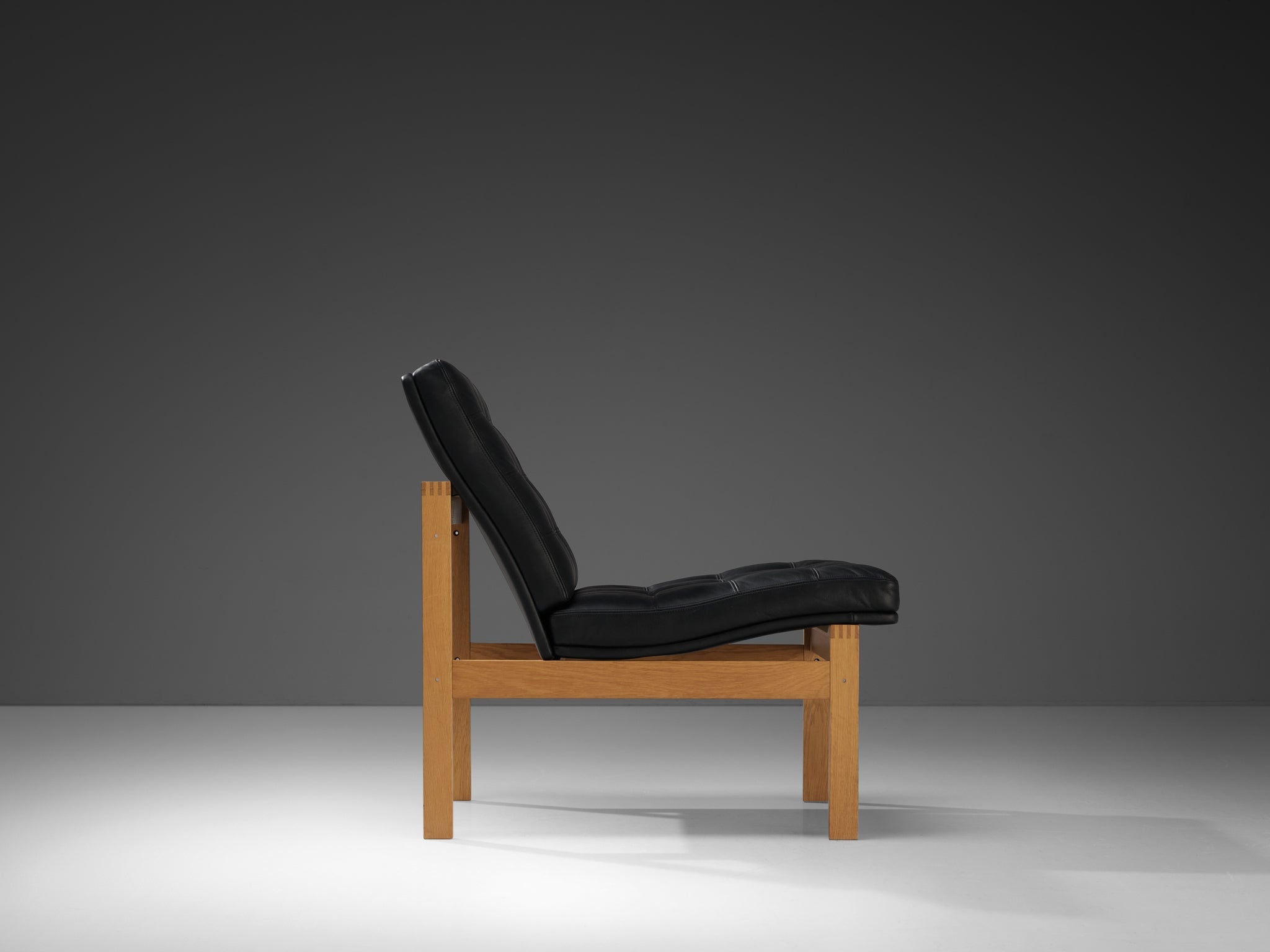 Torben Lind & Ole Gjerløv-Knudsen Pair of Easy Chairs Oak and Leather seating Morentz