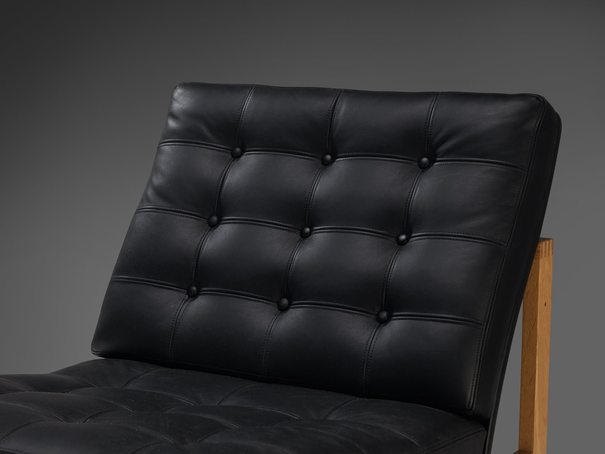 Torben Lind & Ole Gjerløv-Knudsen Pair of Easy Chairs Oak and Leather seating Morentz