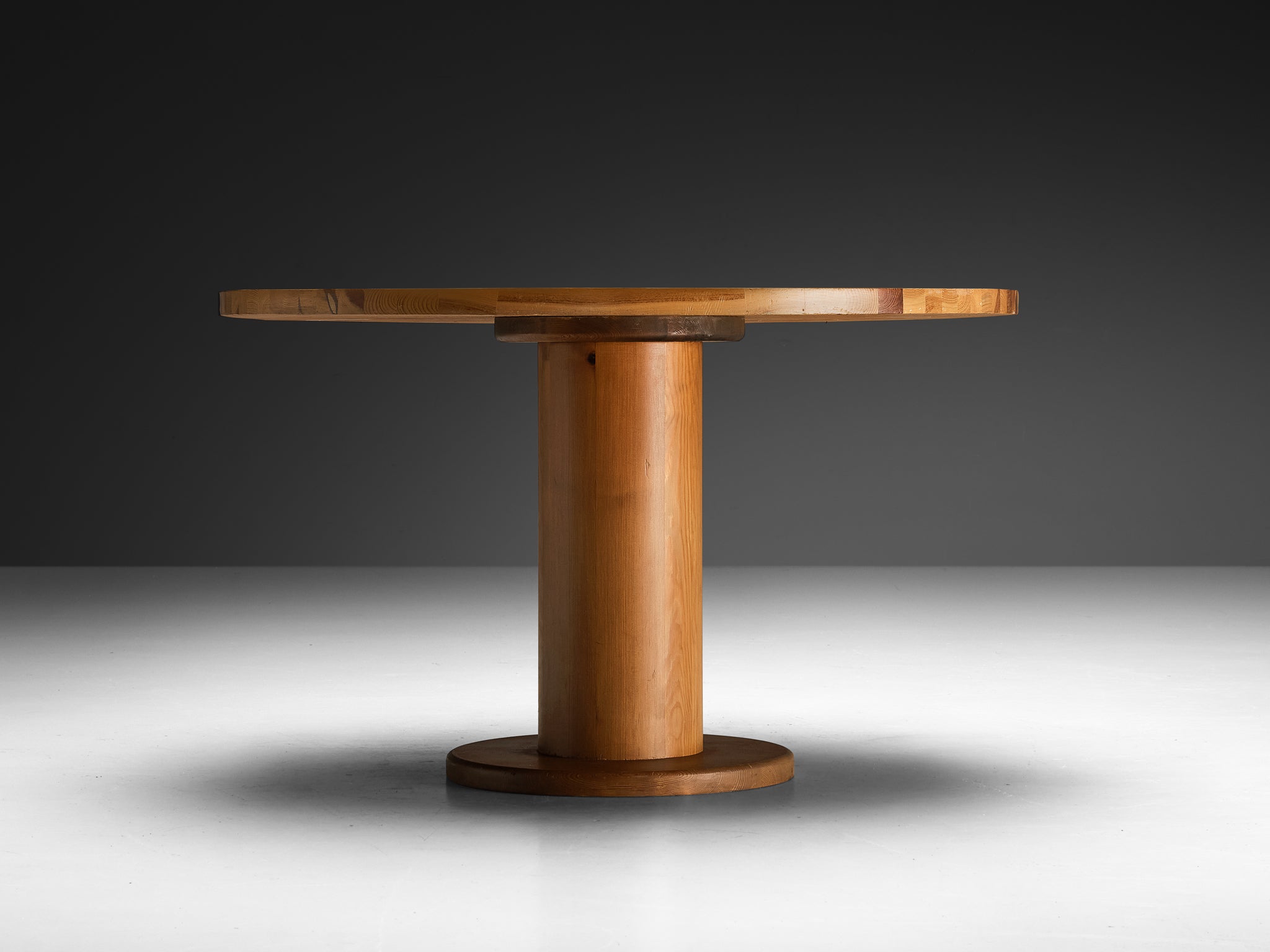 Post-Modern Round Dining Table with Solid Pine Top Tables Morentz