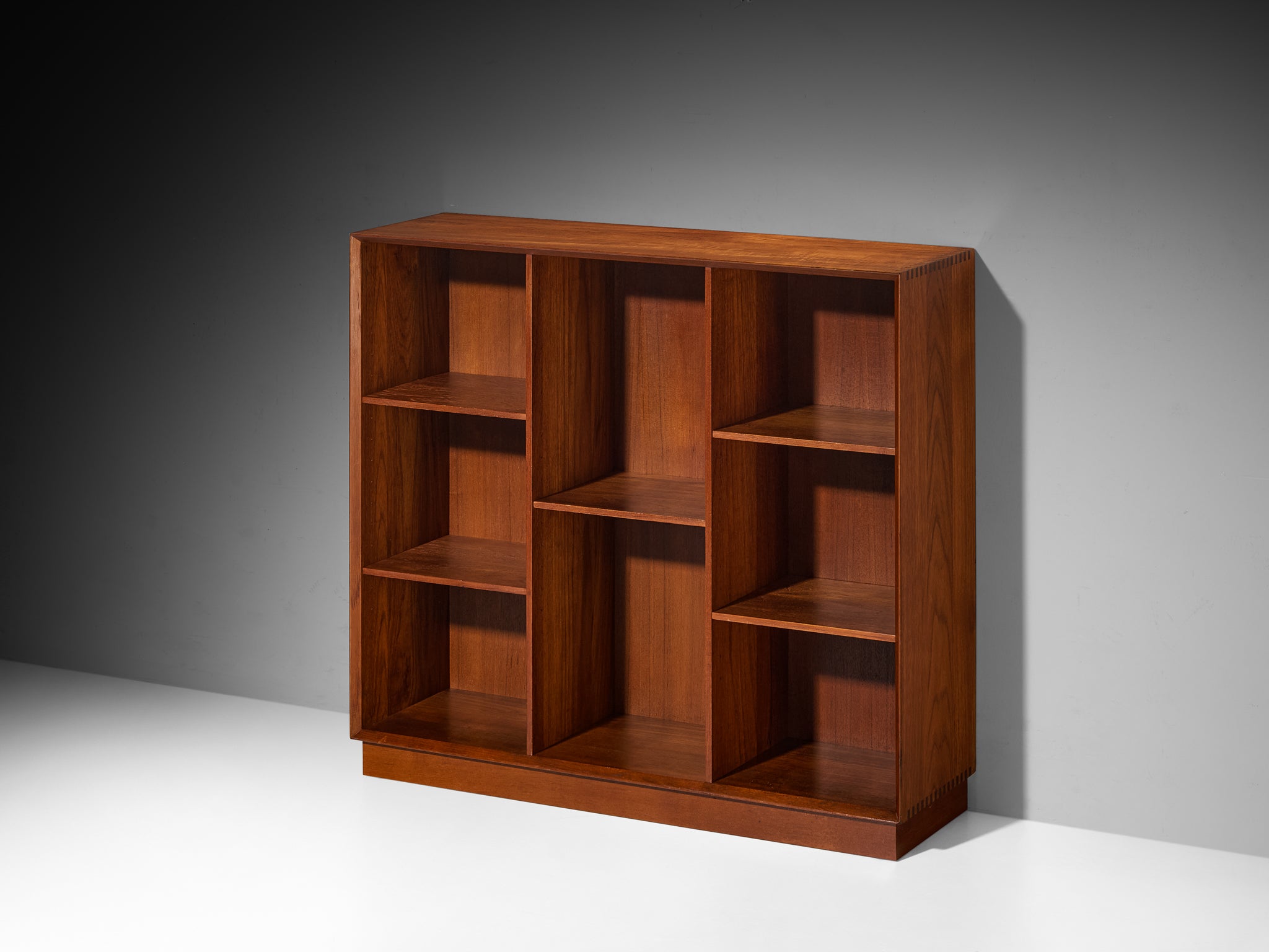 Hvidt & Mølgaard Nielsen for Søborg Møbelfabrik Bookcase Cabinet in Teak Case pieces and storage cabinets Morentz